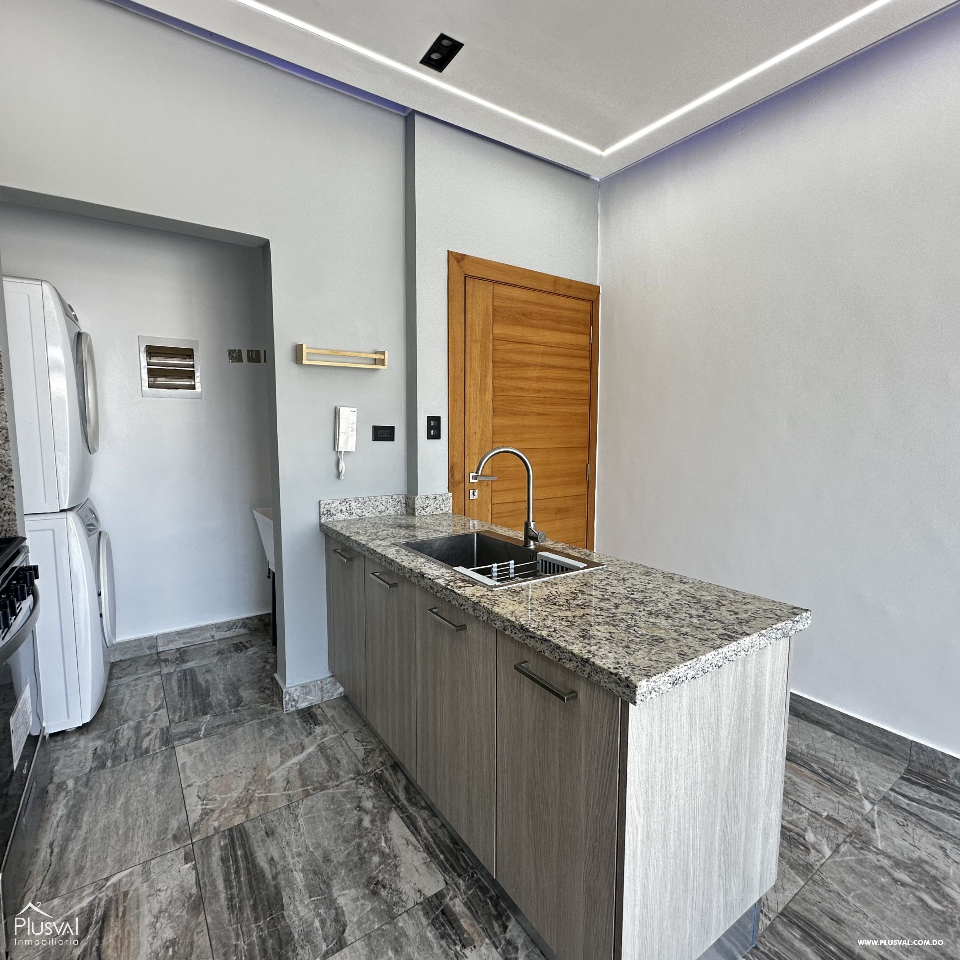 Cómodo apartamento de 2 habitaciones en el centro de Naco 440424