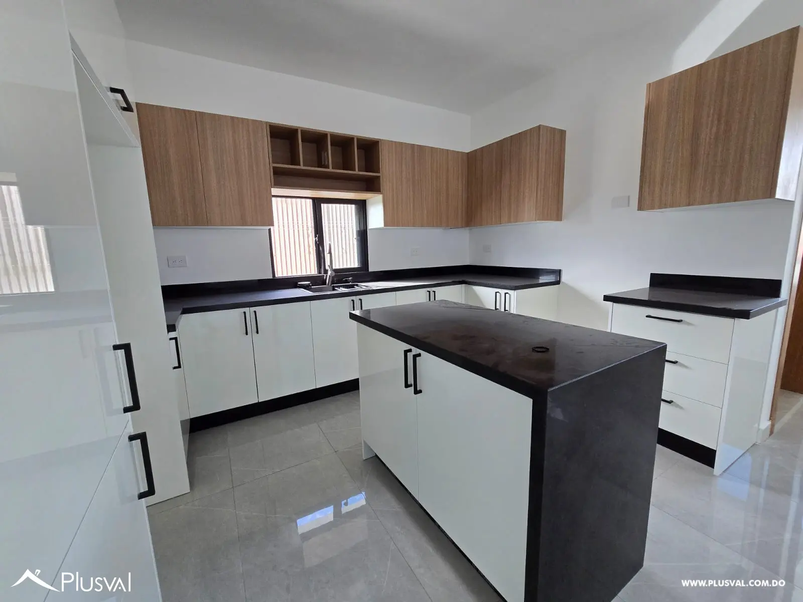 Comodo y Amplio Apartamento en Venta Ubicado en Los Laureles 526769