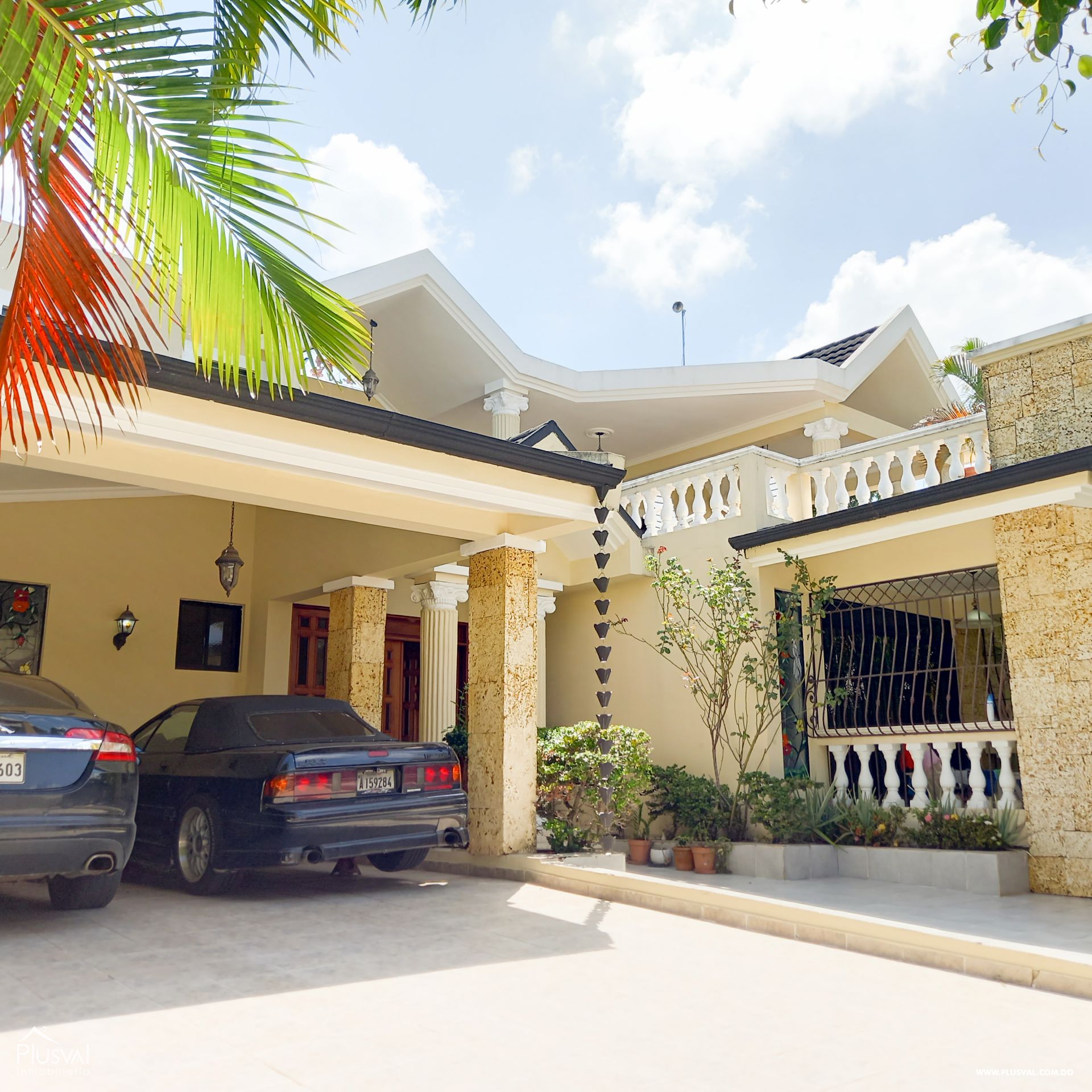 Casa de dos niveles en Los Laureles 176369