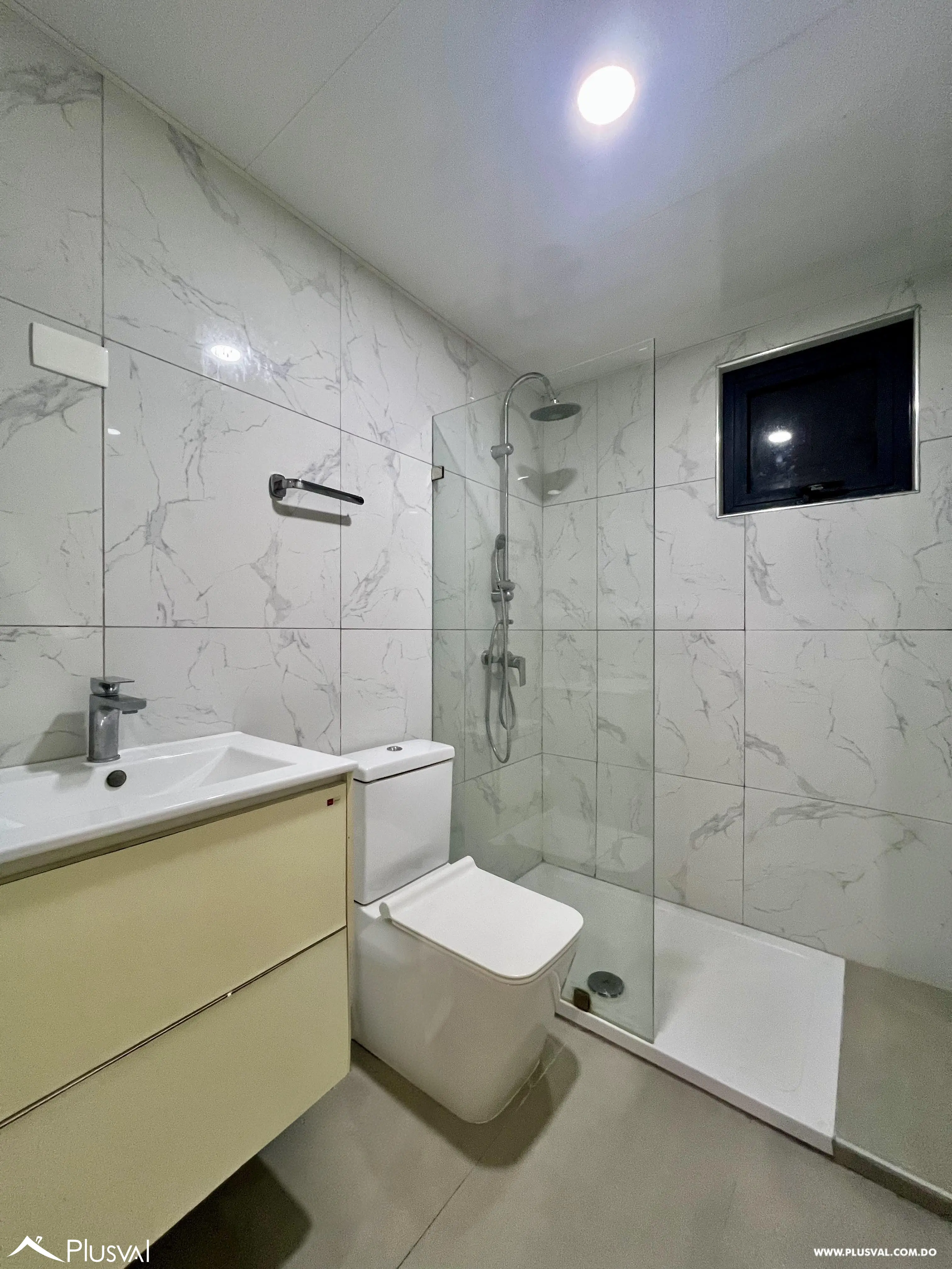 Apartamento en alquiler amueblado en Evaristo Morales con 2 piscinas 488189