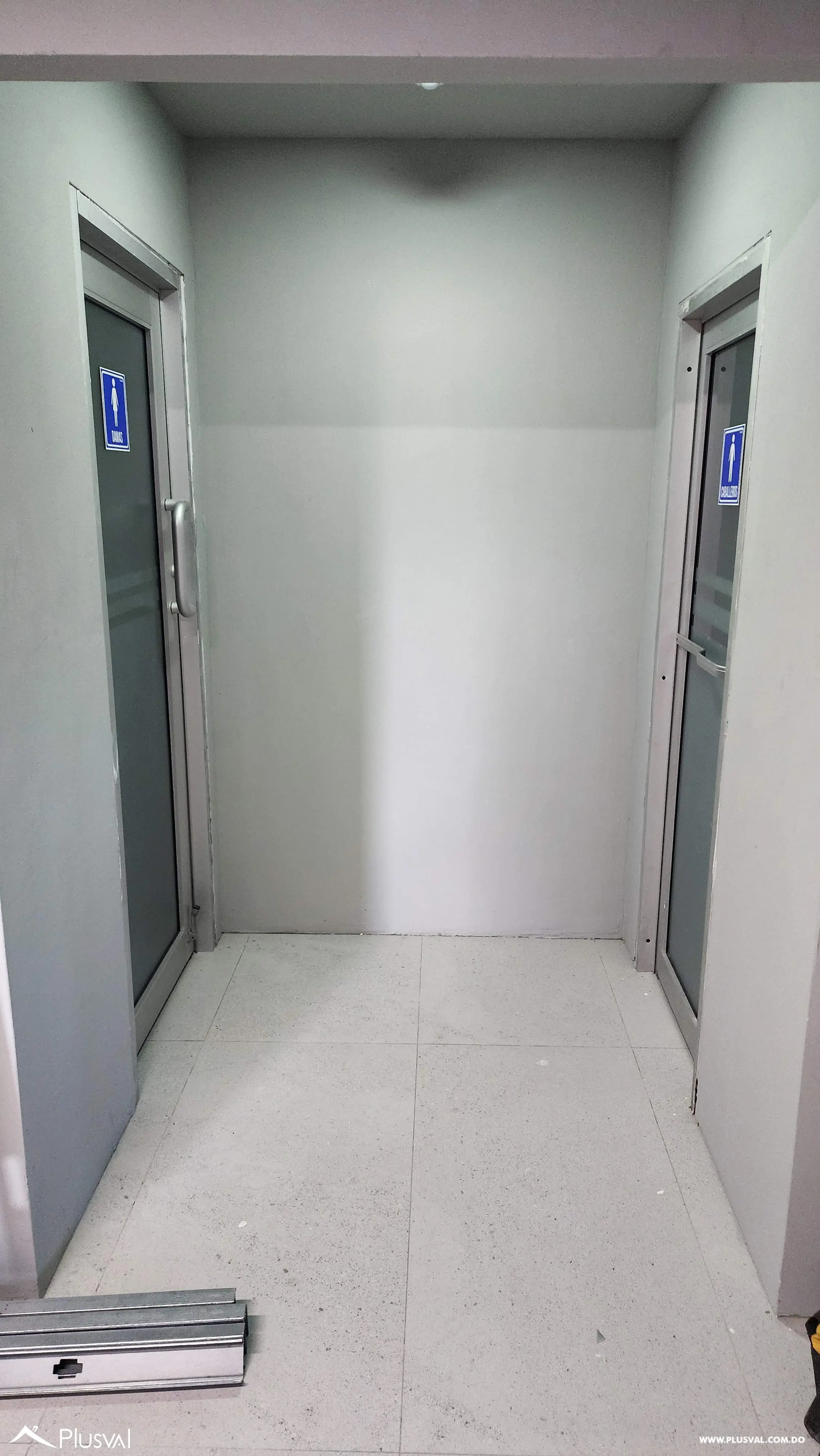 Alquiler de amplio local de oficinas en La Fe. 496497