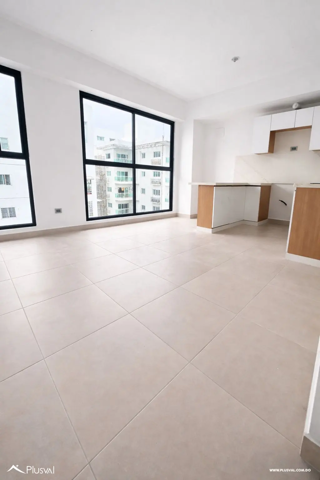 Alquiler de apartamento en torre moderna de Evaristo Morale 482336