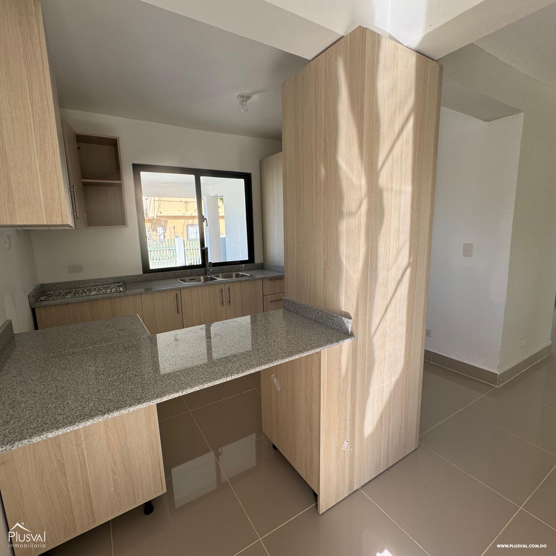 Villa de dos niveles con Piscina en venta ubicada en el corazón de Cabarete, a pocos minutos de la playa 385506