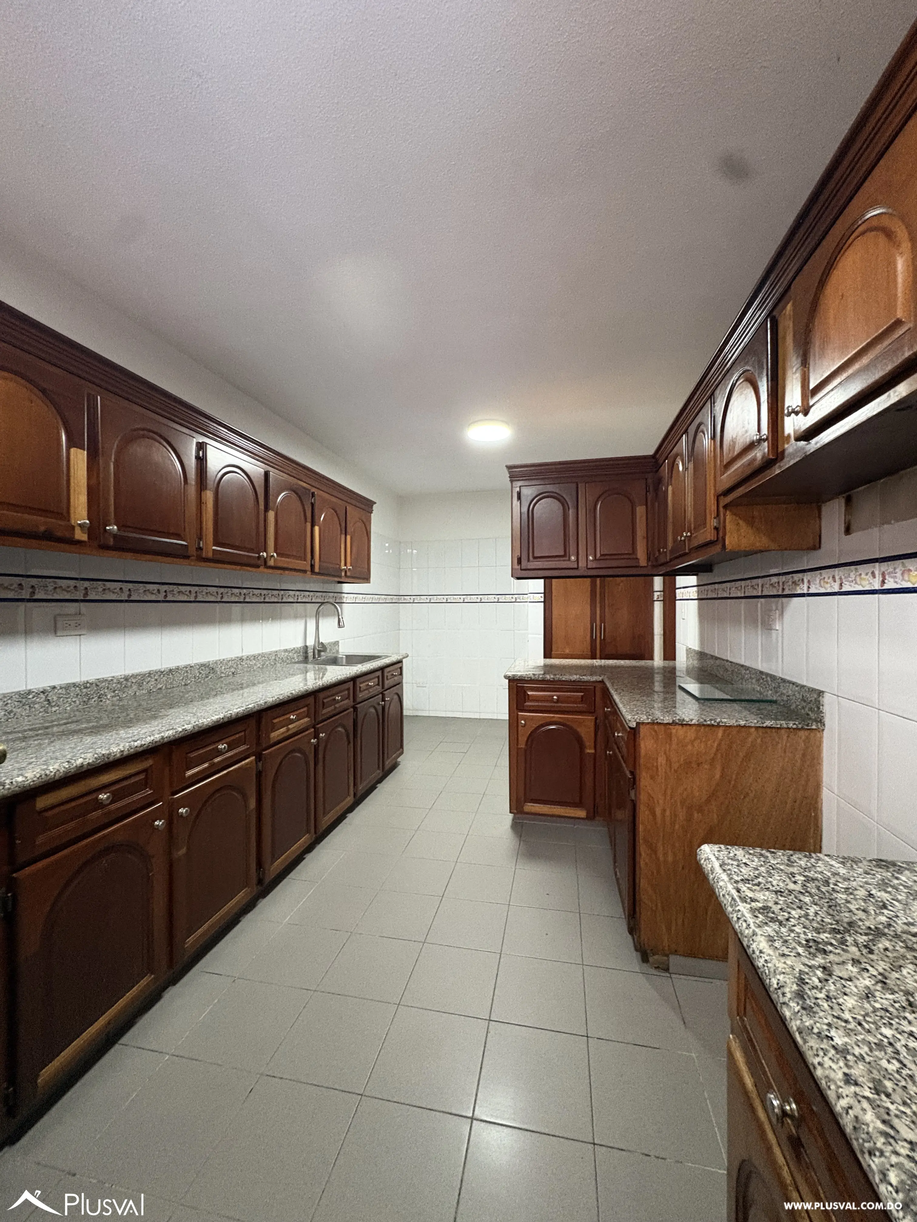Apartamento en Alquiler en el Naco, Clásico, amplio y muy bien cuidado 507591