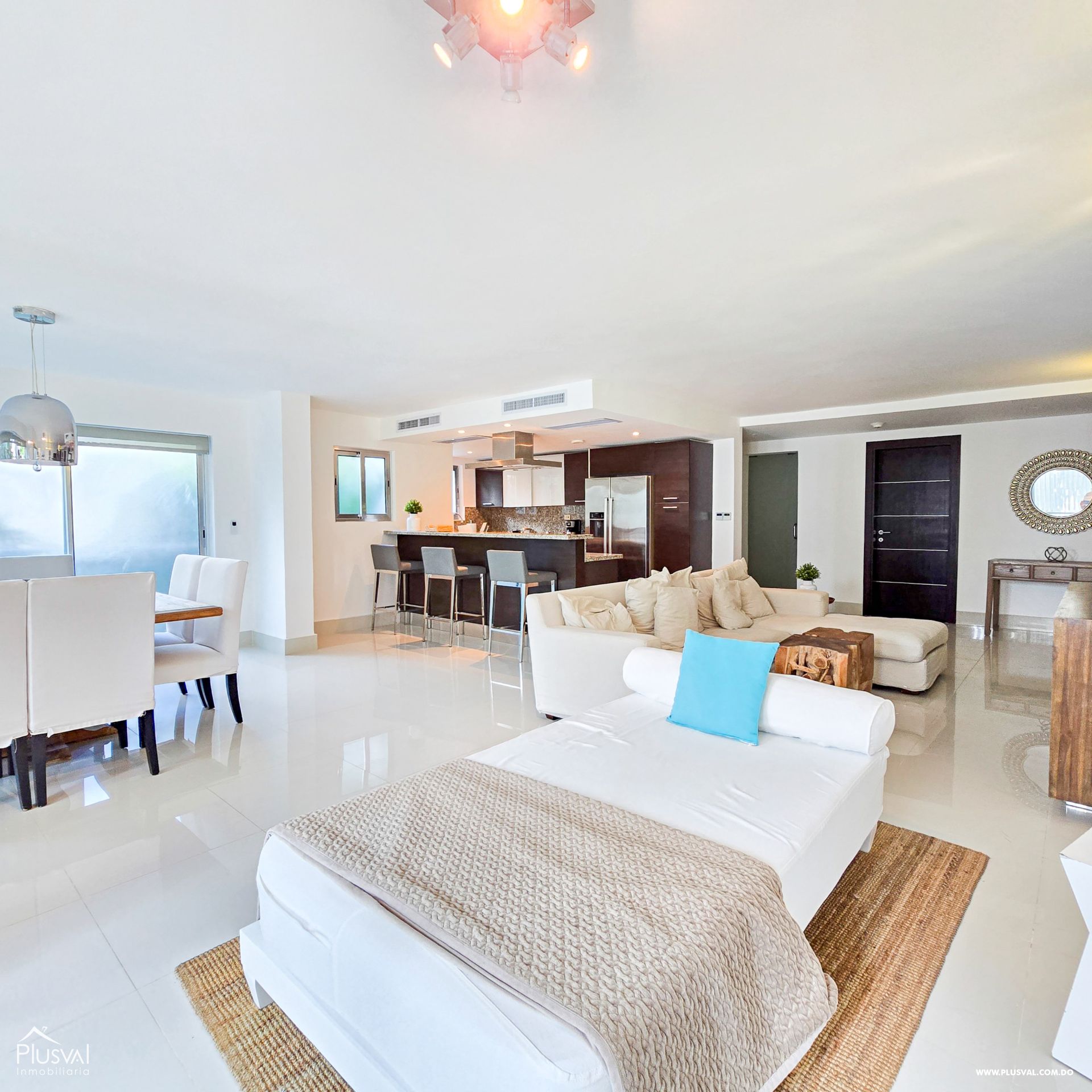 Exclusivos Apartamento de 3 Habitaciones en Proyecto Cerrado Frente al Mar. 439564