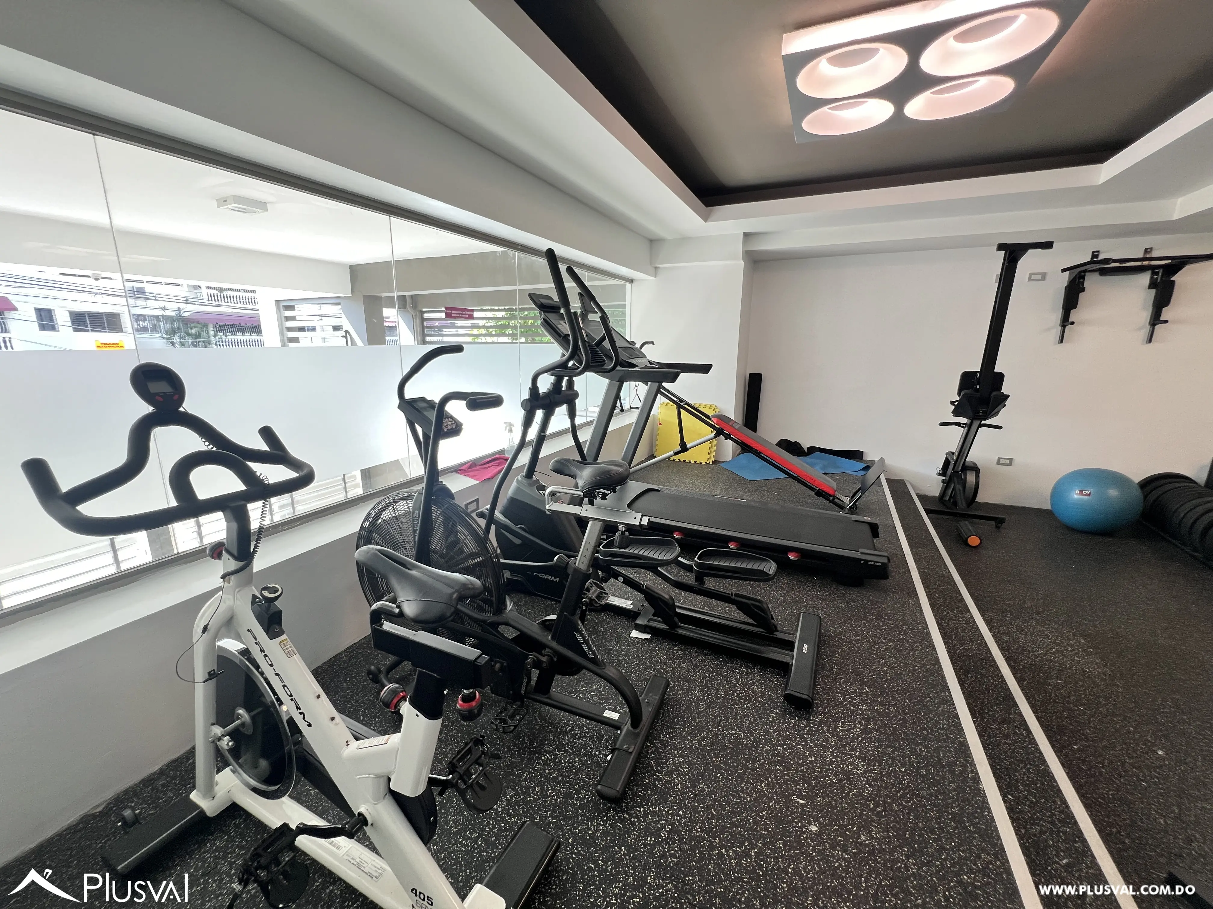 Moderno apartamento en alquiler en Evaristo Morales. 468143