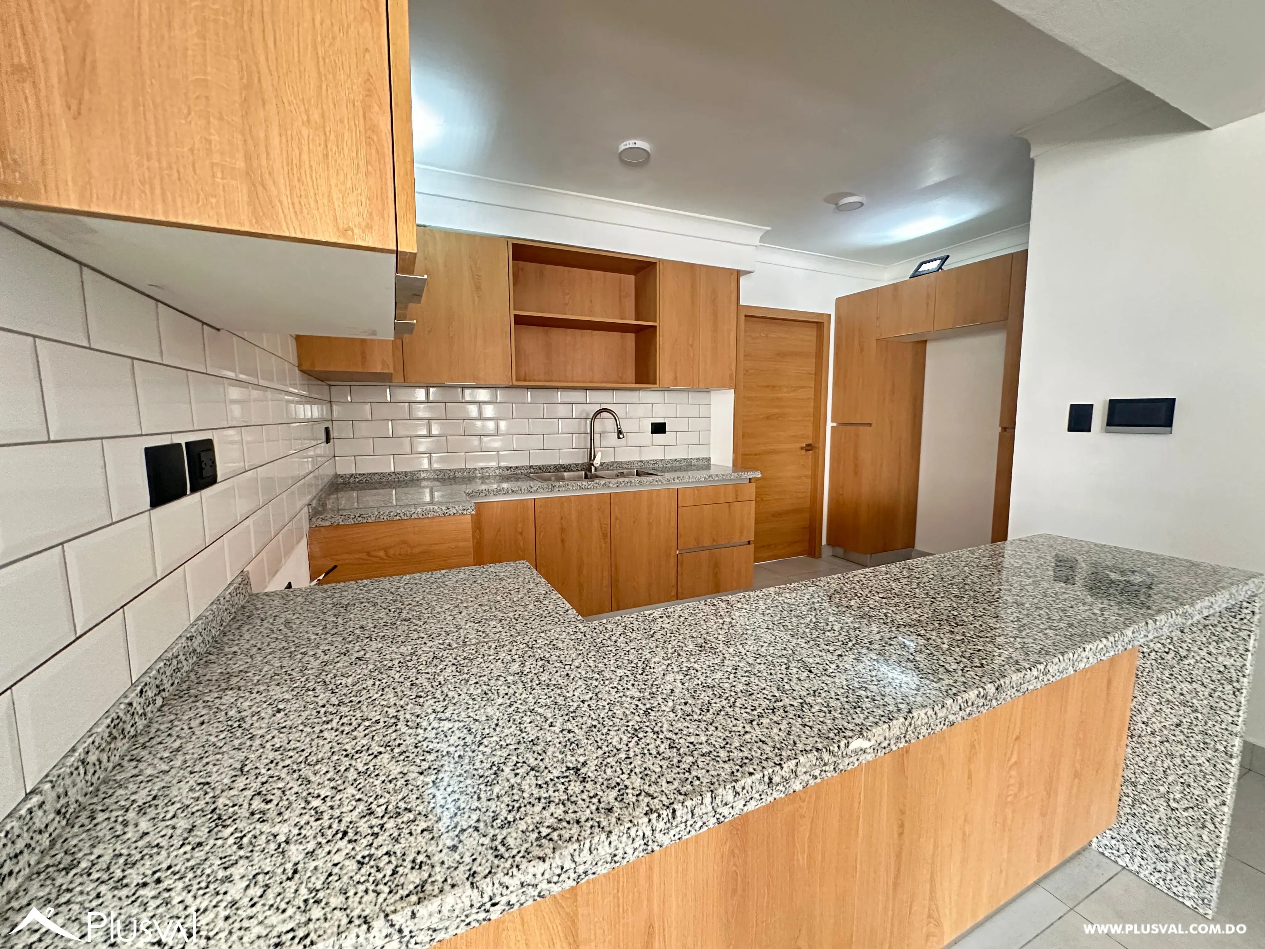 Apartamento  con patio privado en autopista san isidro 488045