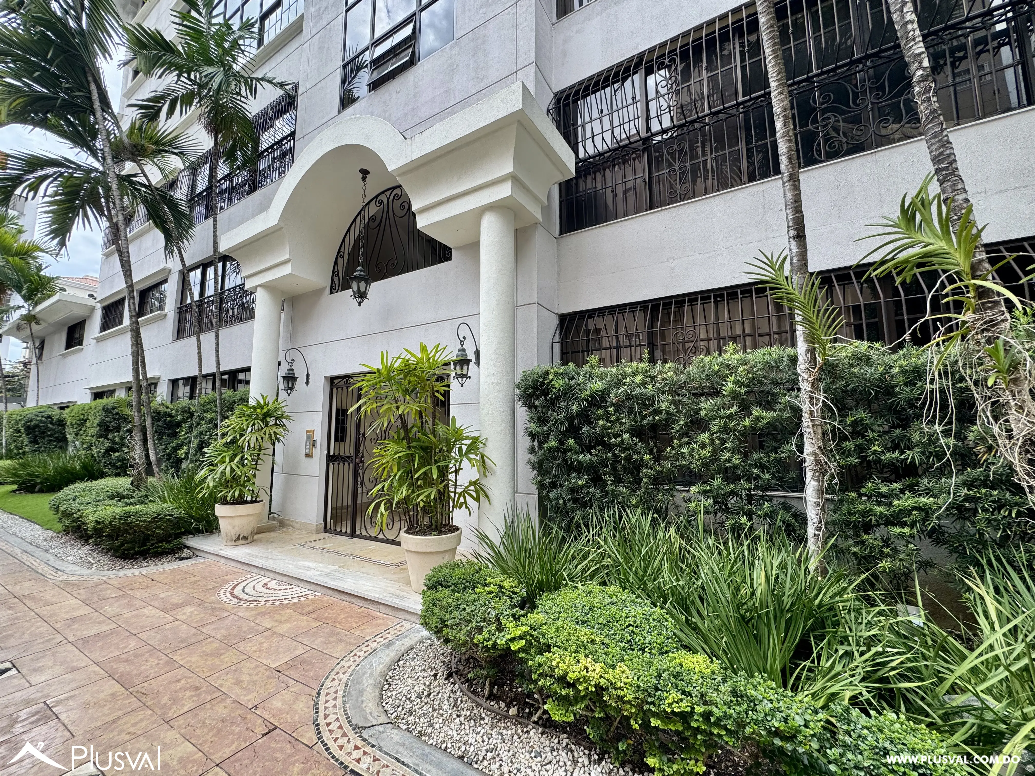 Alquilo Maravilloso y Amplio Apto. en el Corazon de Naco 498804