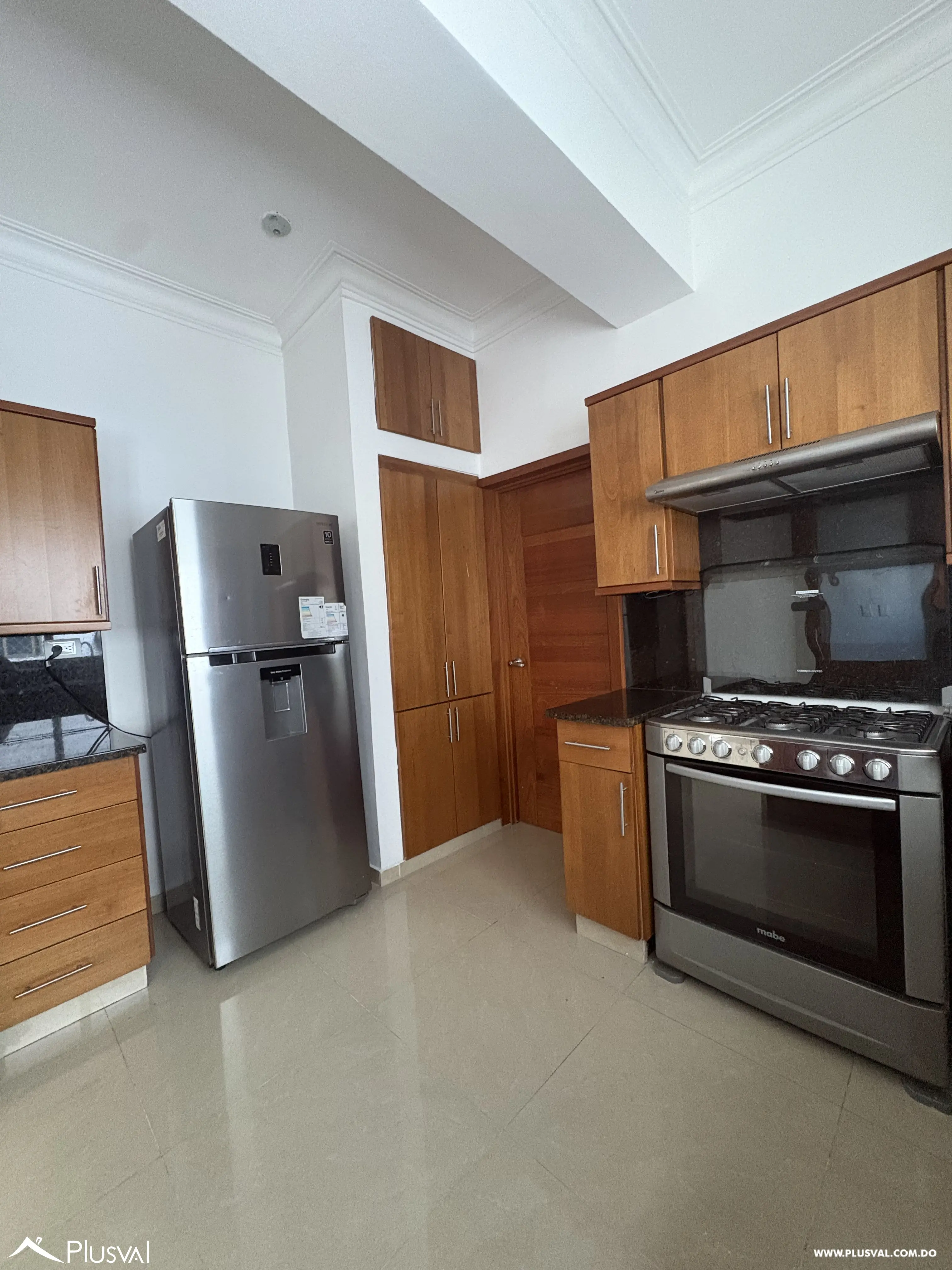 Apartamento en alquiler con 2 habitaciones y 2.5 baños, en El Vergel. 489227