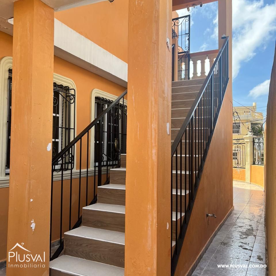 Casa en venta en Santo Domingo Este, mas una segunda casa con jacuzzi en el segundo piso. 381788