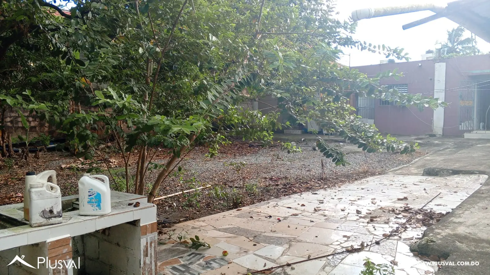 Casa con amplio terreno en Sol de Luz, ideal para uso comercial o desarrollo 499322