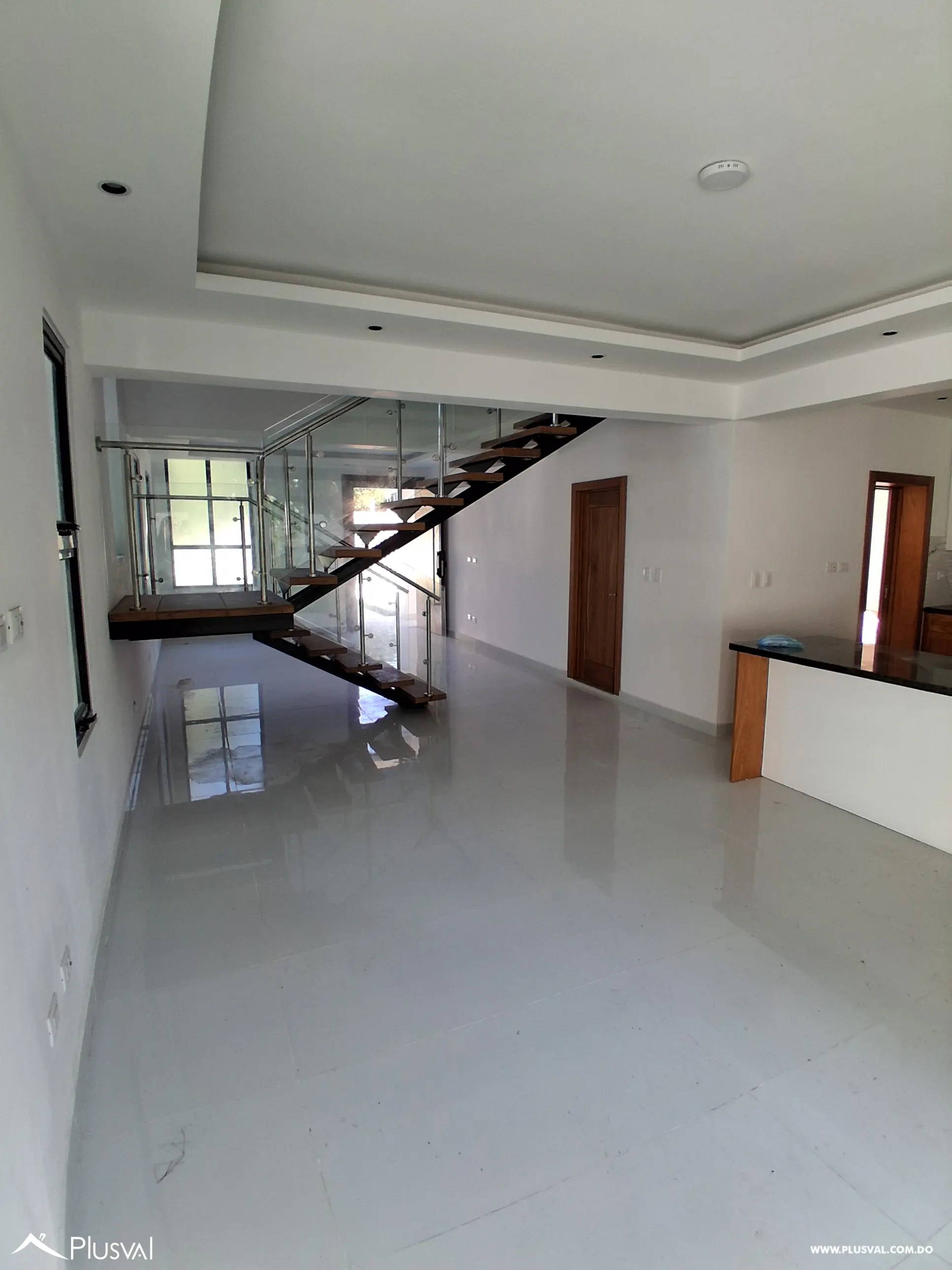 Casa Nueva y Moderna en Residencial Cerrado con Acceso Inmediato a la Circunvalación Norte 485018