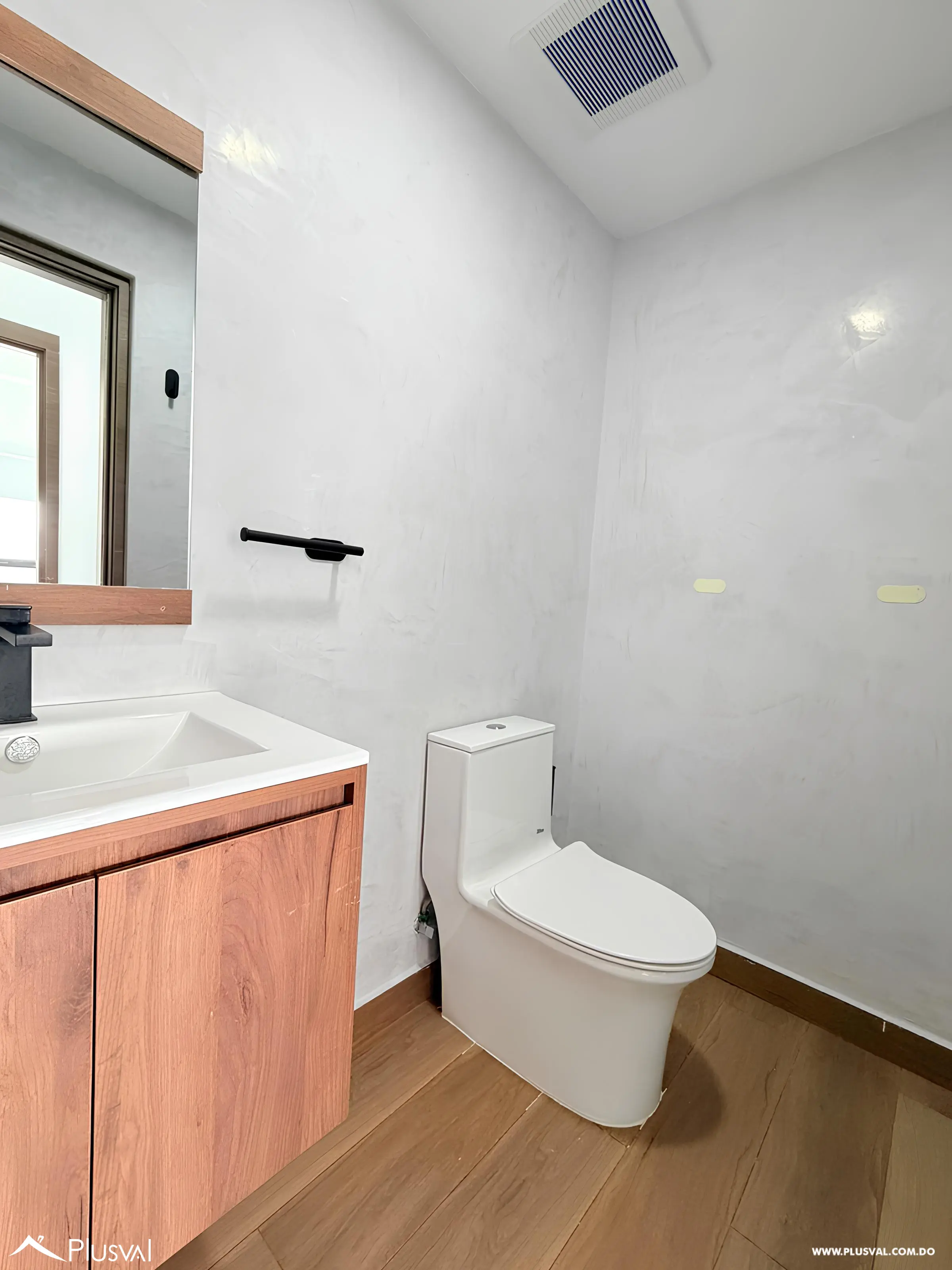 Apartamento piso alto con LB completa 520839