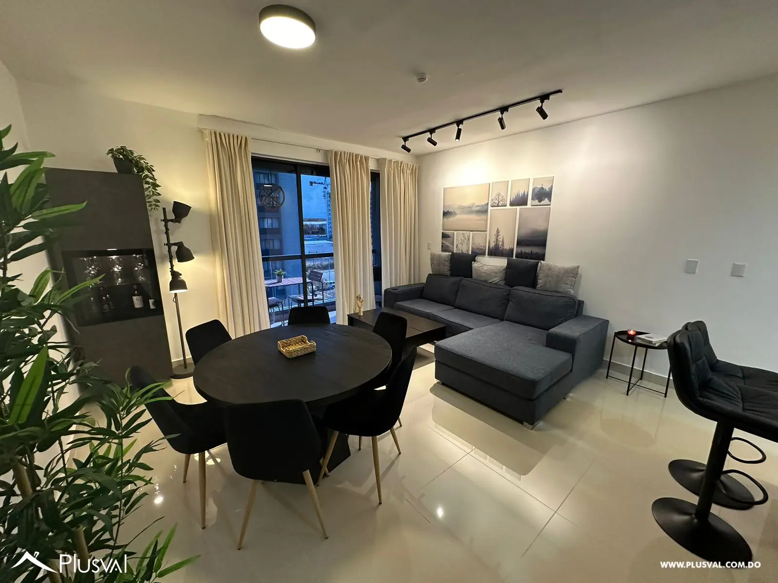 Amplio Apartamento de 3 Habitaciones y Estudio en la Ave. Hispanoaméricana 519964