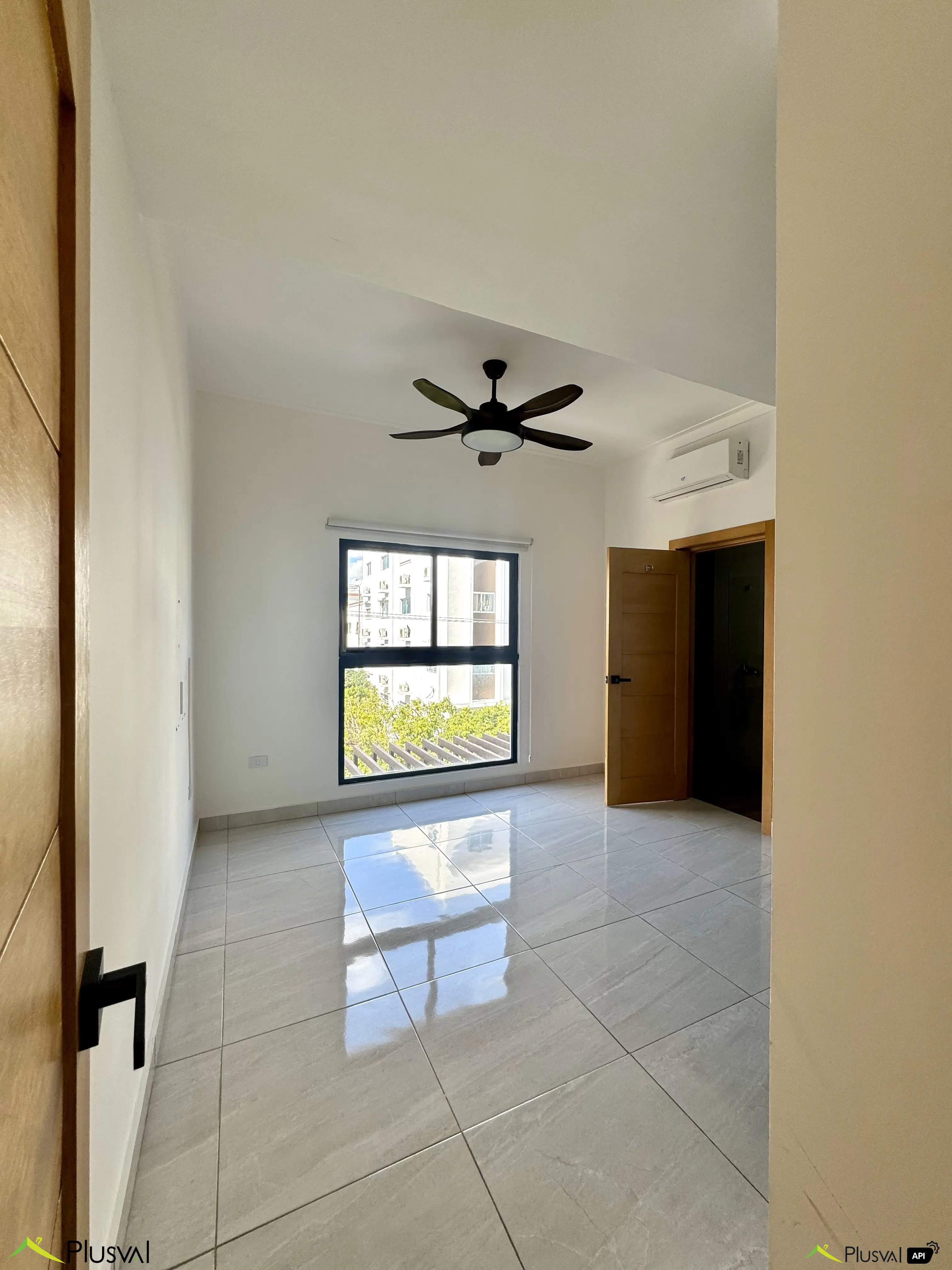 Amplio apartamento en Venta - Evaristo Morales 449985