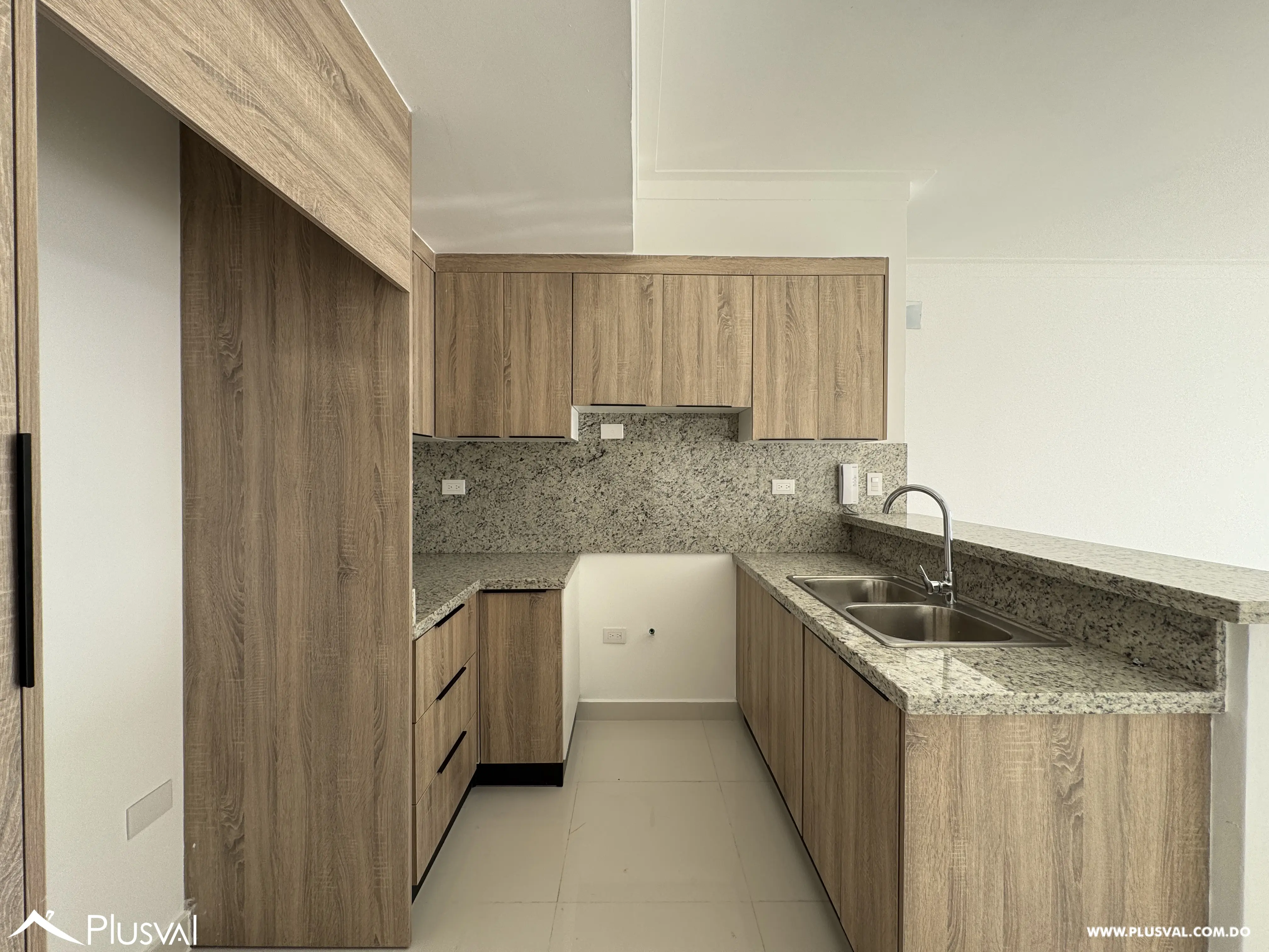 Apartamento en alquiler con 2 habitaciones y amenidades modernas cerca del Mirador Sur 493052