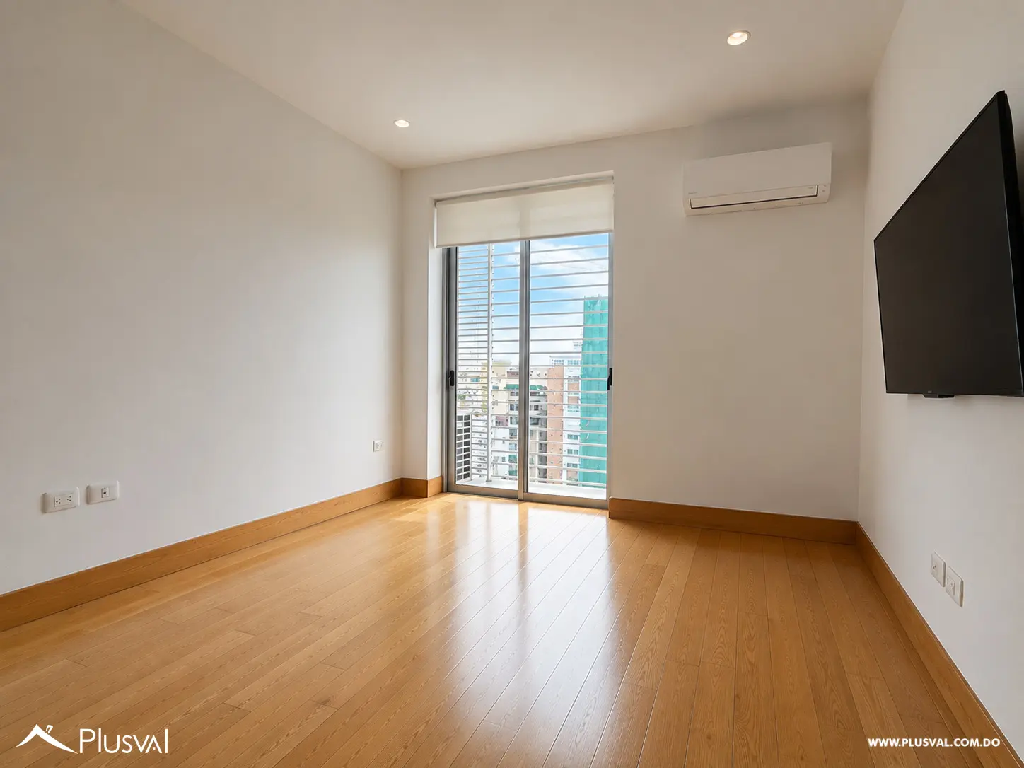 Penthouse Dúplex Amueblado en Alquiler | Evaristo Morales 516828