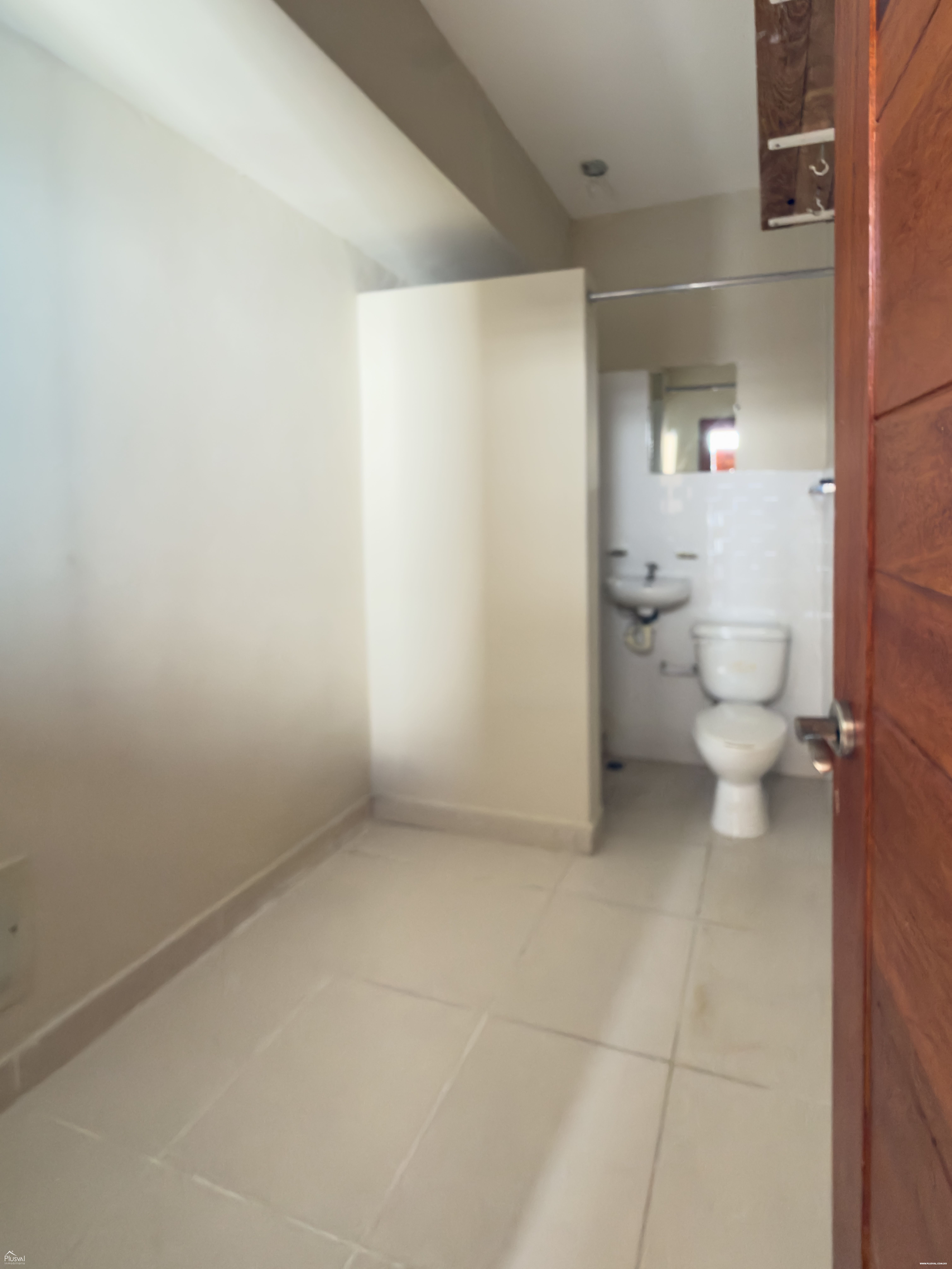 Apartamento en Alquiler 6to nivel en Los Restauradores con 3 Habitaciones 476332