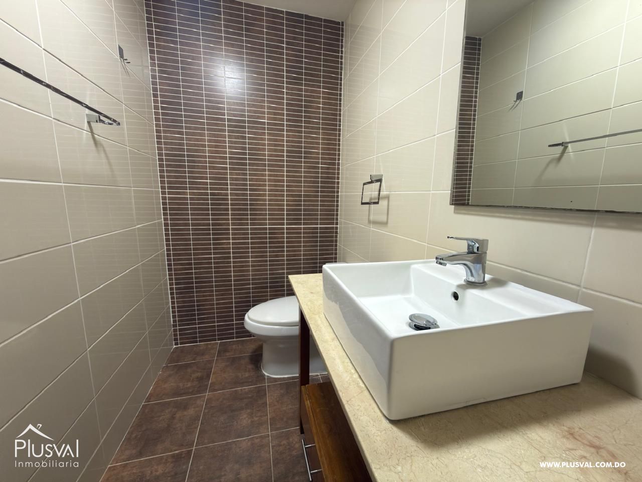 Alquiler en moderna torre en Evaristo Morales 481900