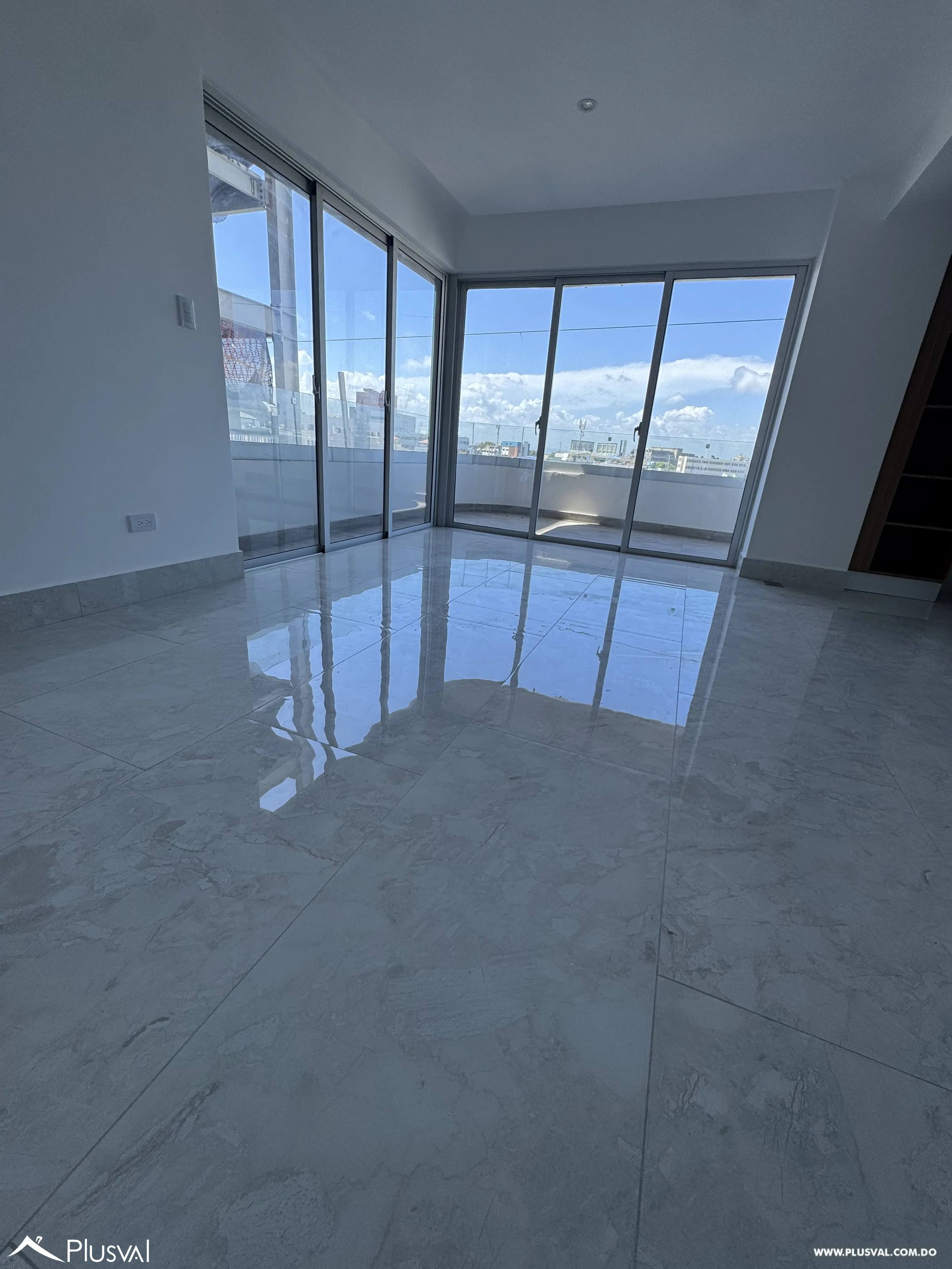 Alquiler de apartamento con linea blanca en torre de lujo en Gazcue 498553