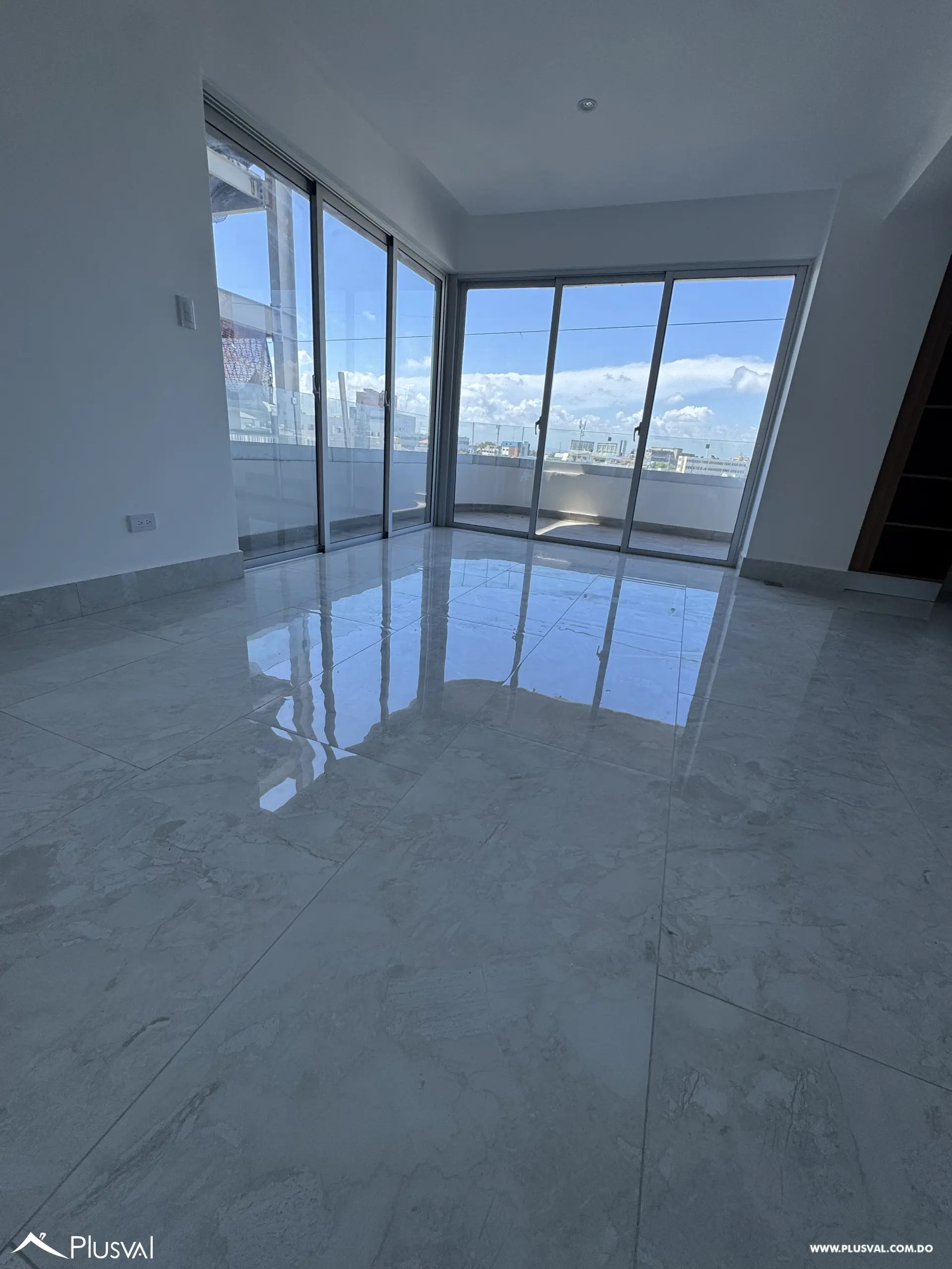 Alquiler de apartamento con linea blanca en torre de lujo en Gazcue 498553