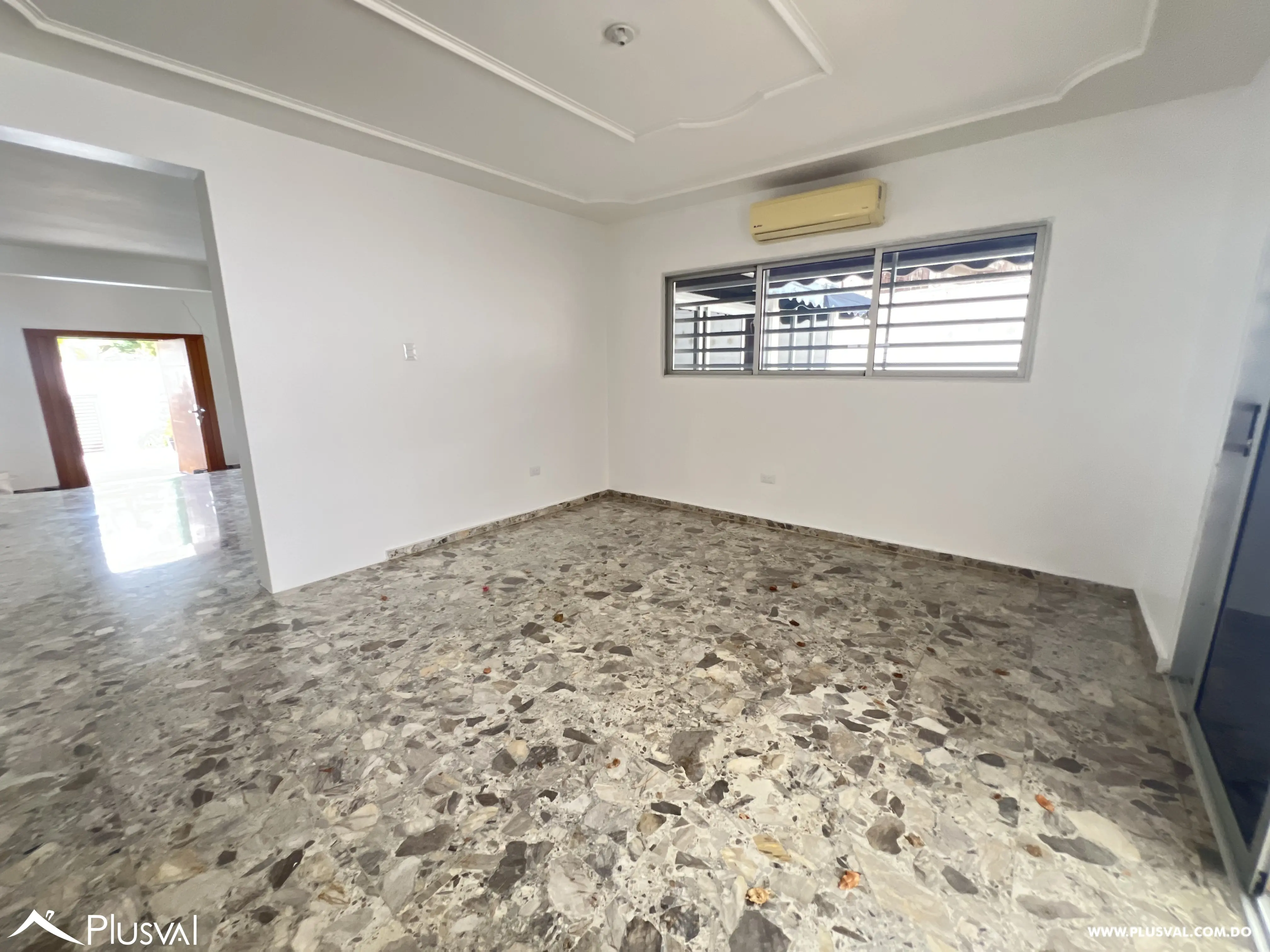Amplia Casa en Alquiler en Altos de Arroyo Hondo II, frente al Parque Botánico 460074