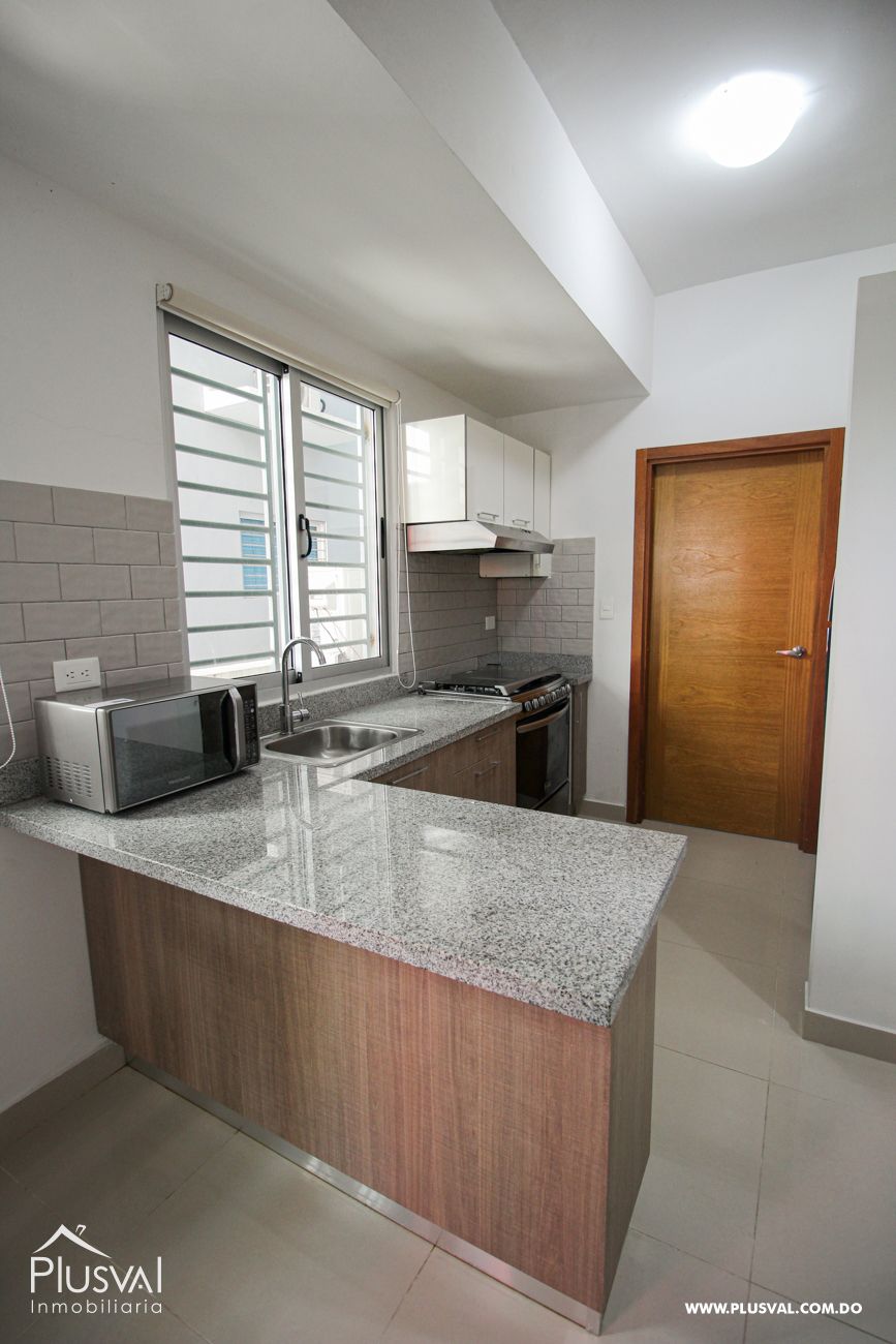 Apartamento en Alquiler Evaristo Morales con Línea Blanca 209400