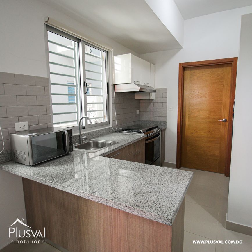 Apartamento en Alquiler Evaristo Morales con Línea Blanca 209400