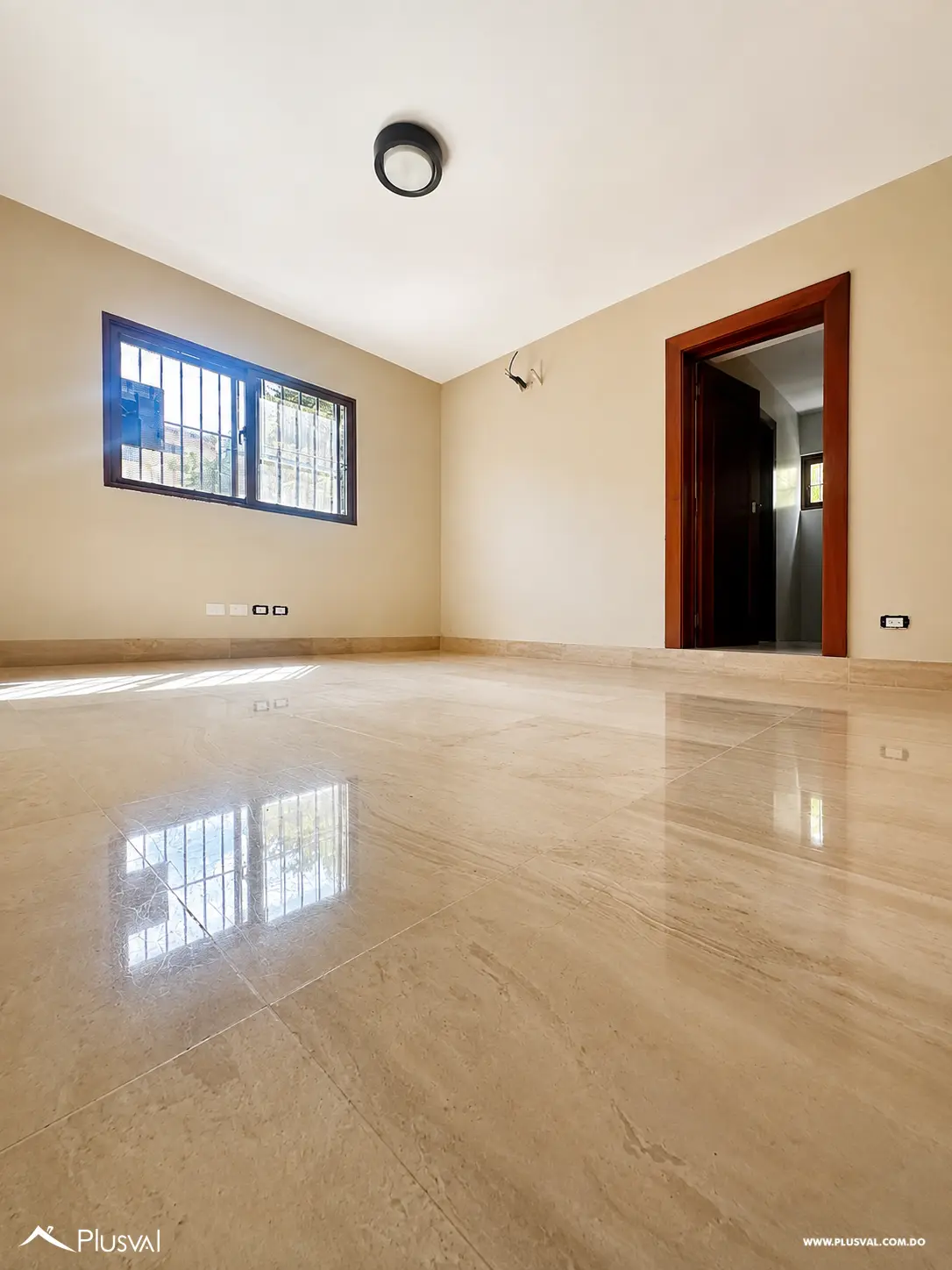Casa en alquiler en Ensanche Paraíso | Uso residencial o comercial 520022