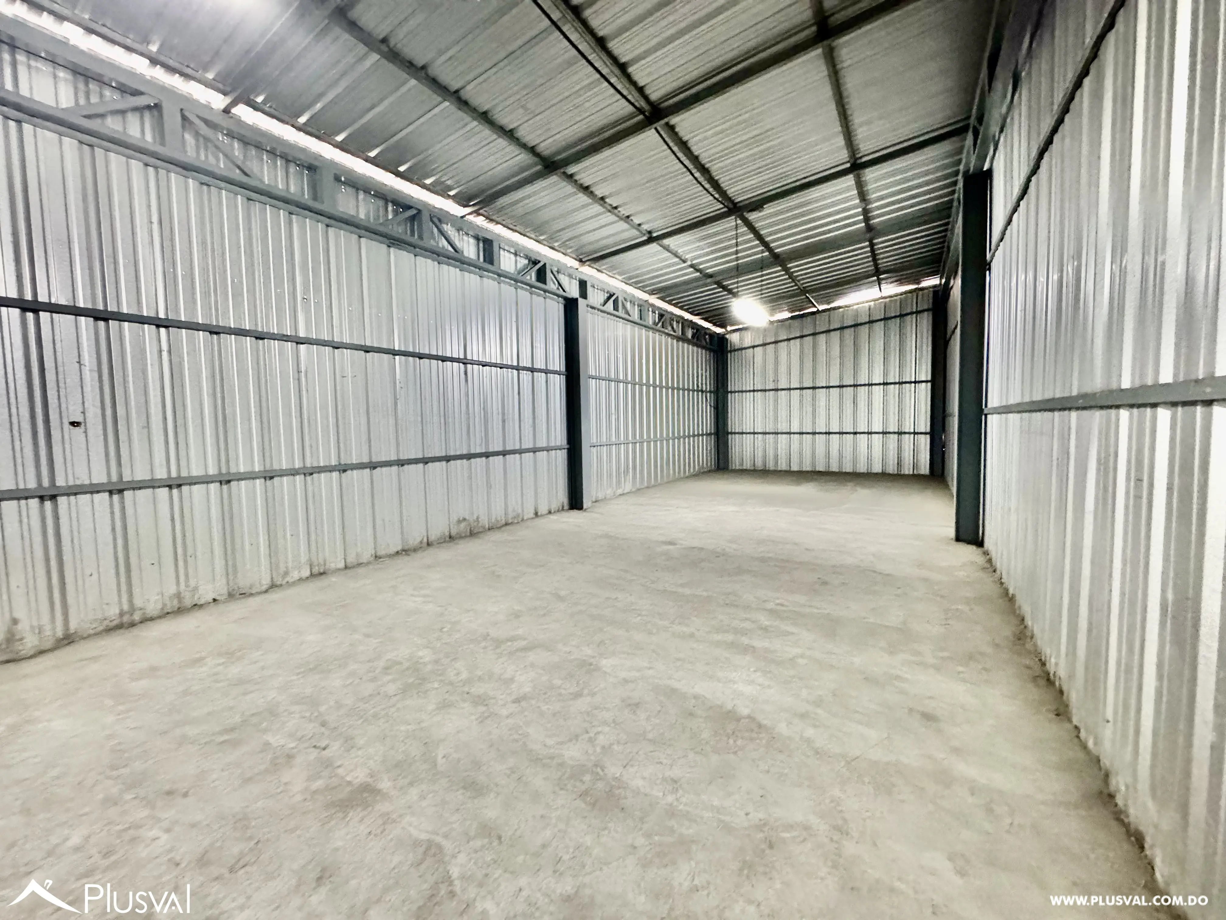 Alquilo Nave de 2 niveles  de 200 Mt2 en La Av. Isabel Aguiar 482822