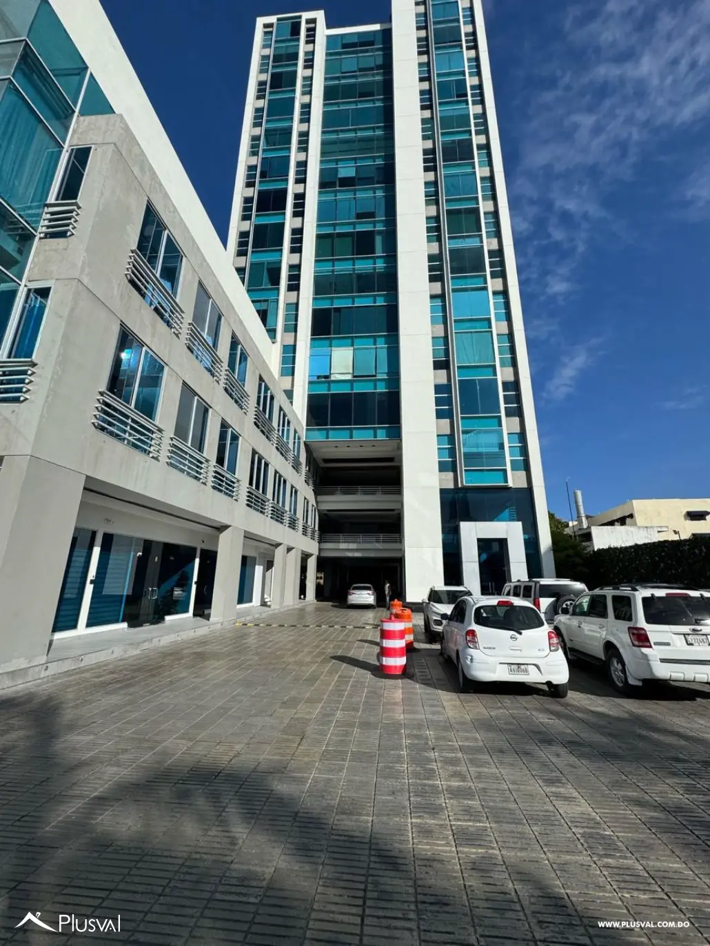 Excelente Local en Venta en Torre Forum 487881