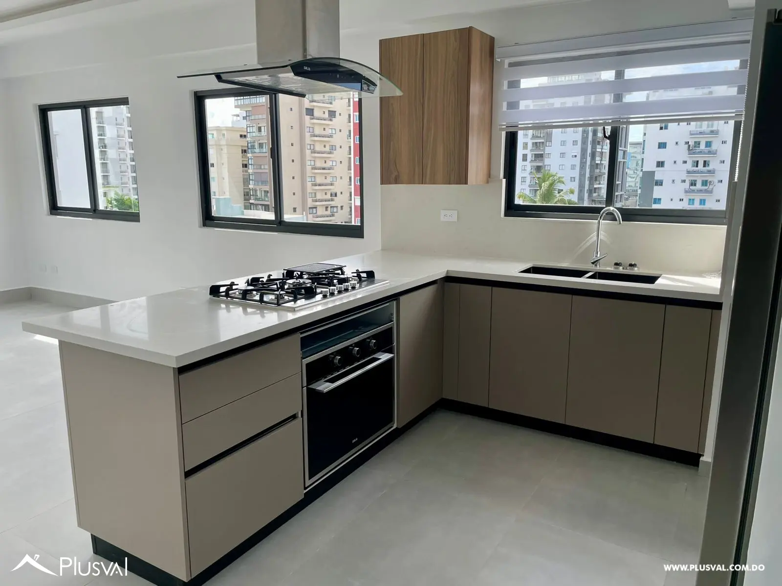 Apartamento en Alquiler de 1 habitación en Torre Nueva de Evaristo Morales 532136