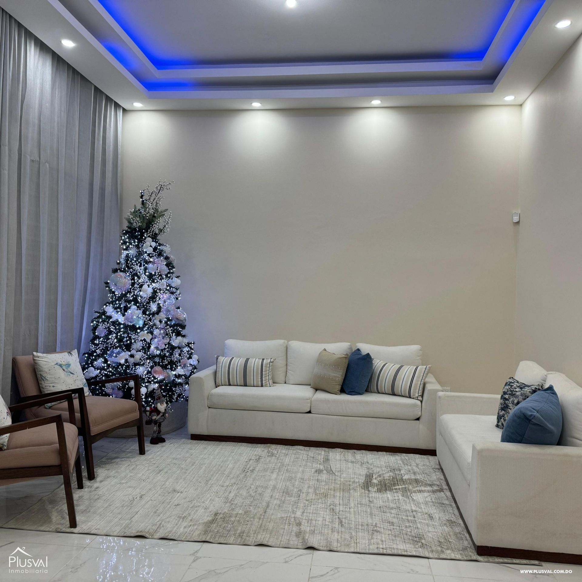 Casa con amplios espacios y moderno diseño en La Vega. 397671