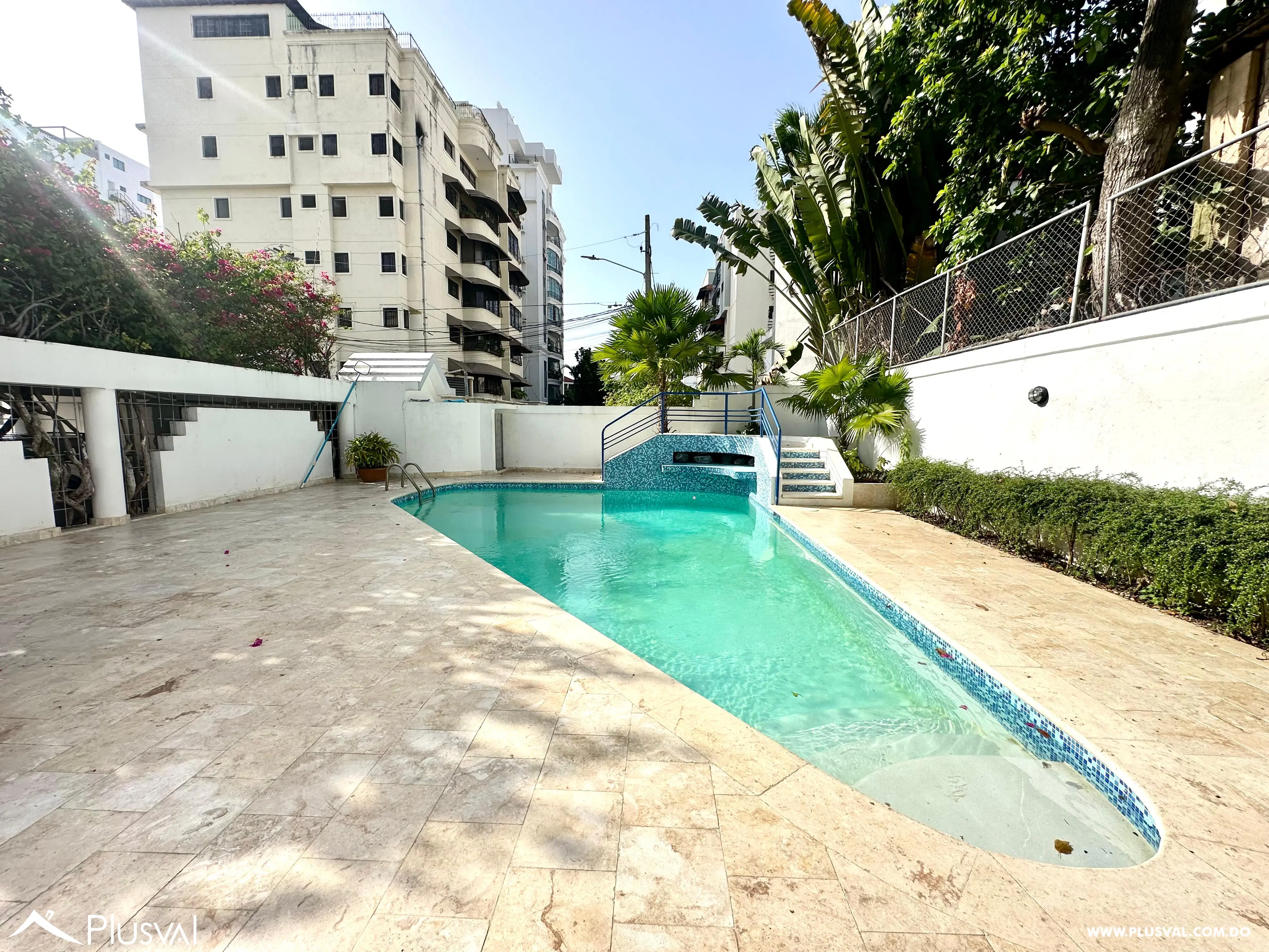 Apartamento de 3 habitaciones en Evaristo Morales 525963