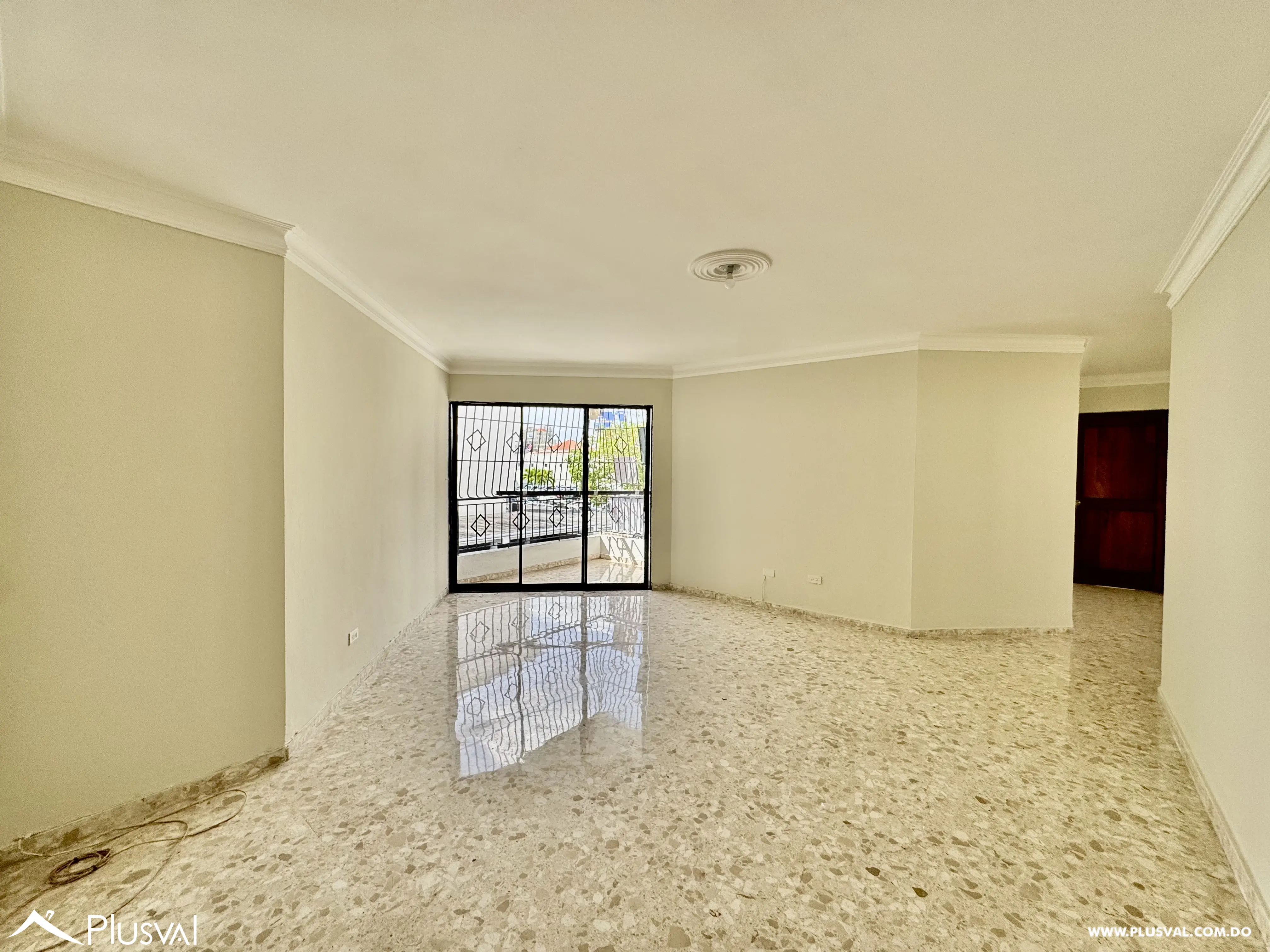 Alquilo Amplio Apto Clásico en Naco 494273