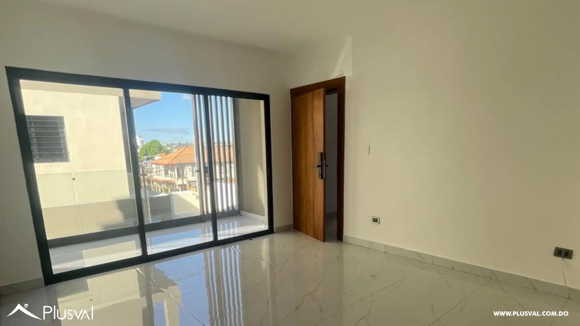 Apartamento en Las Damas: Privacidad y Confort en Residencial Exclusivo 485036