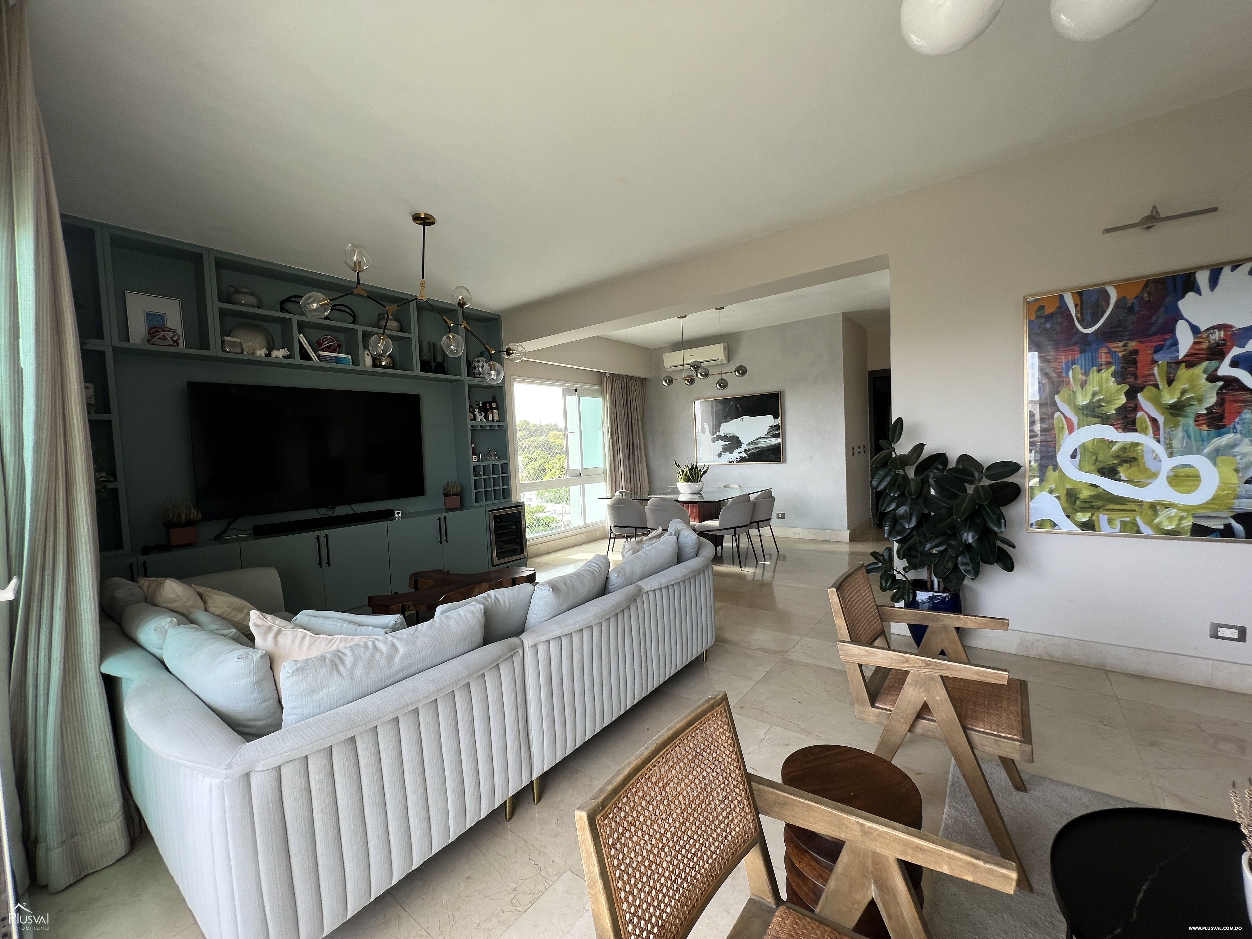 Impresionante  y Amplio Apartamento en Venta en Zona Exclusiva de Santiago. 238828