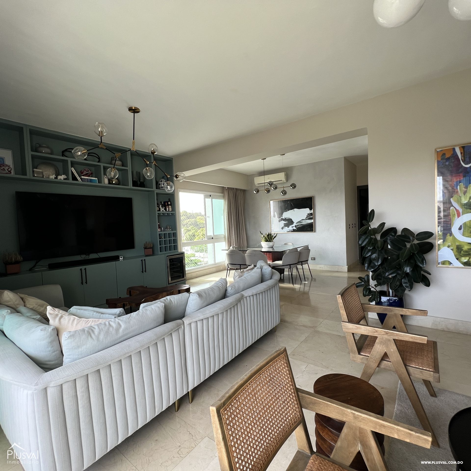 Impresionante  y Amplio Apartamento en Venta en Zona Exclusiva de Santiago. 238828