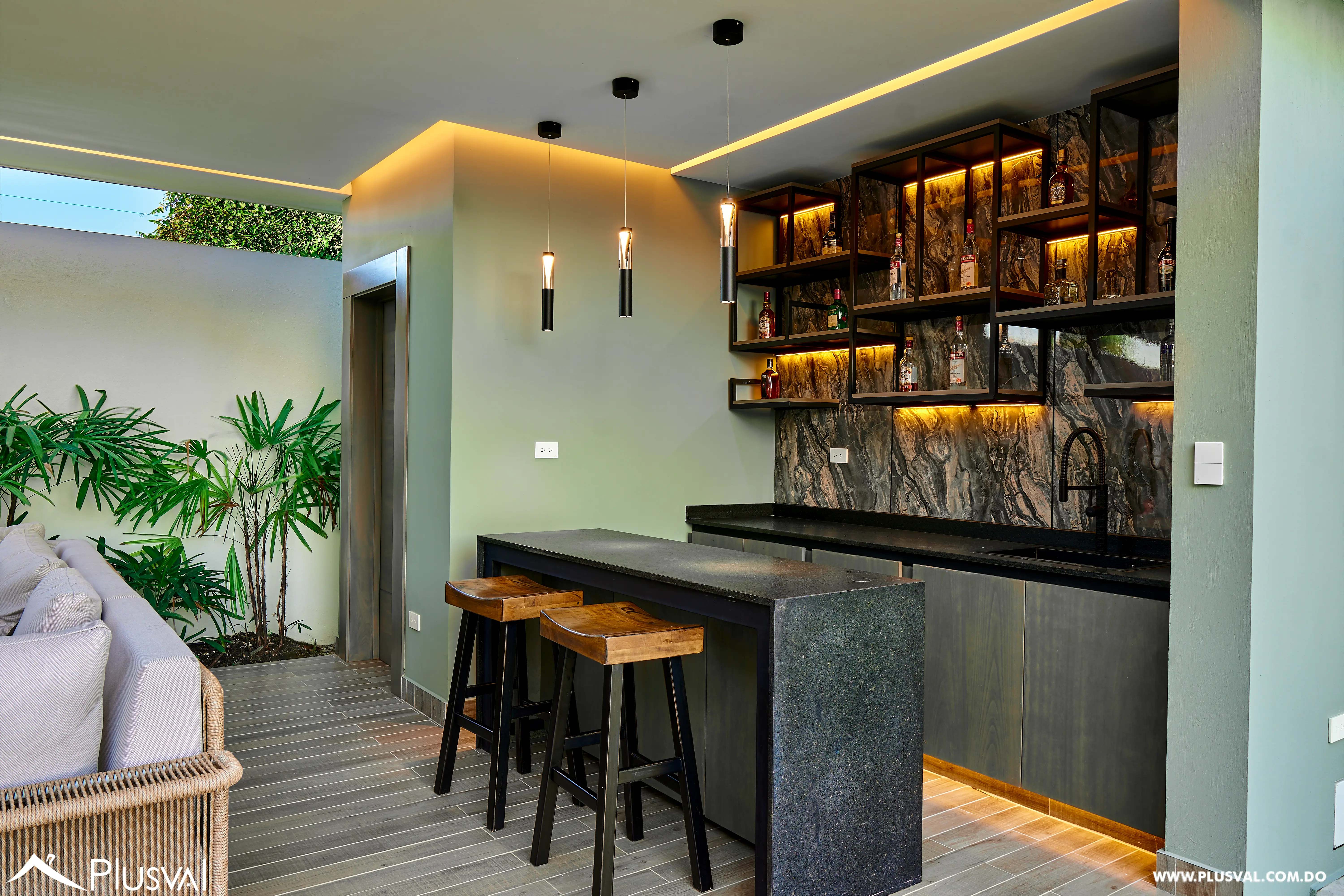 Vivienda de 2 niveles en Proyecto seguro de Santiago. 485465