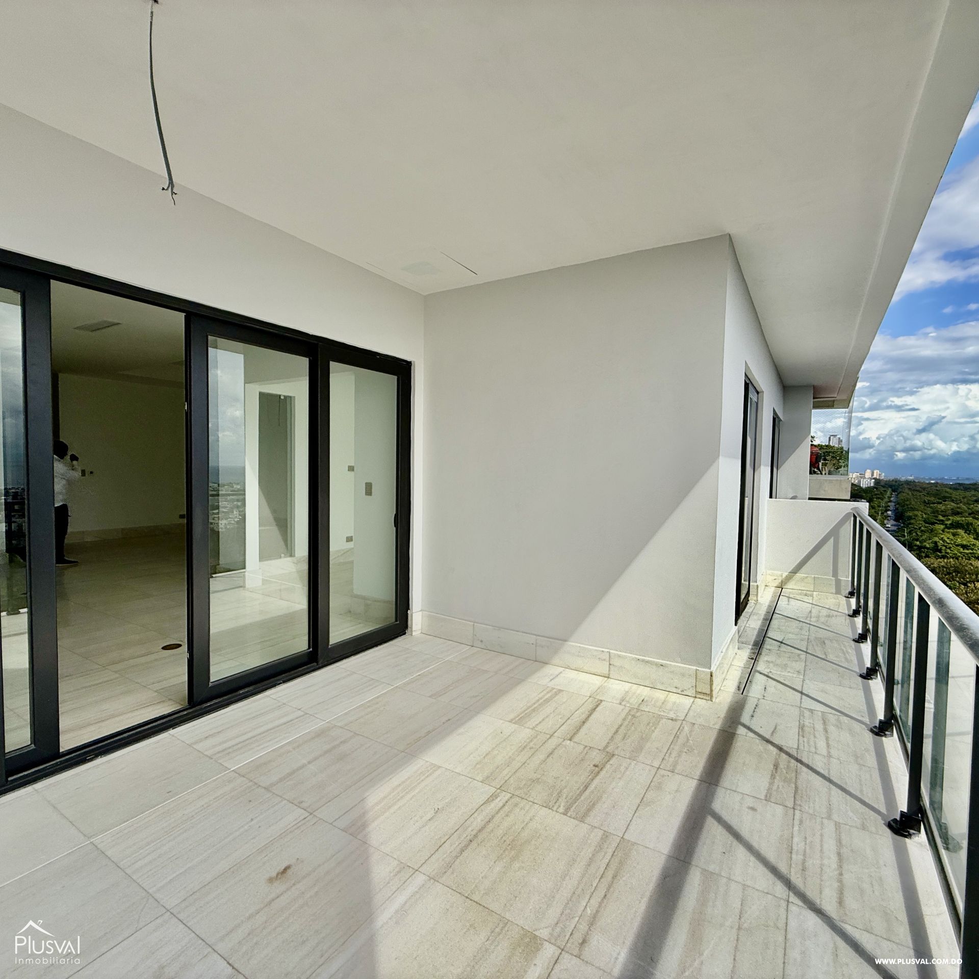 Torre en Anacaona con apartamentos en venta con vista al mar 408689