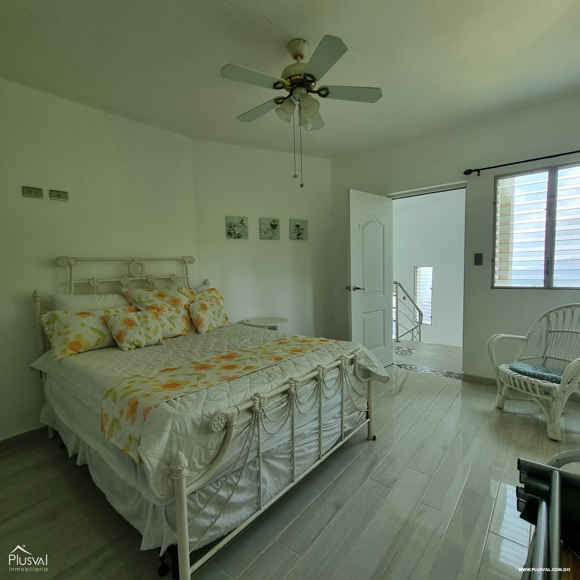 Villa de Tres Niveles en La Colonia, San Cristobal 365615