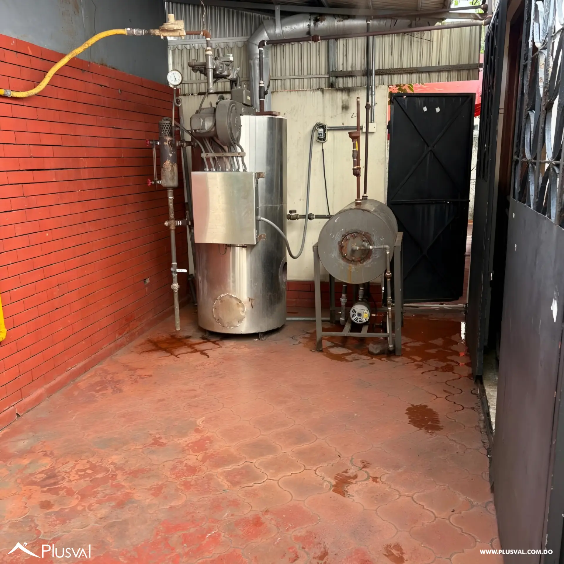 Casa comercial en venta en el Cacique con lavandería en funcionamiento. 522332