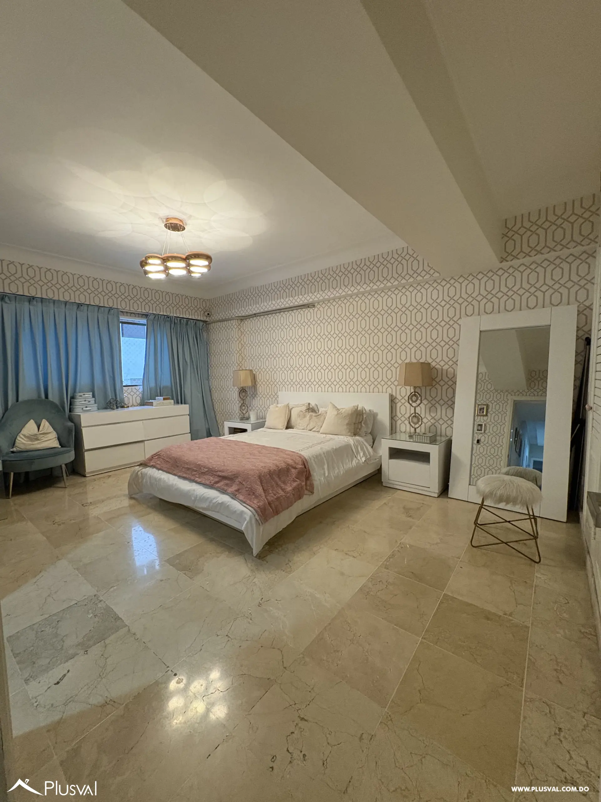 Excelente apartamento en Naco con 5 parqueos y muy buenas áreas sociales 480288