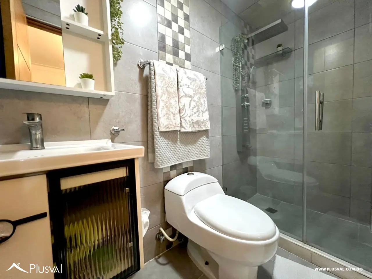 Apartamento en venta en Renacimiento de 2 habitaciones, ascensor y planta eléctrica 492652