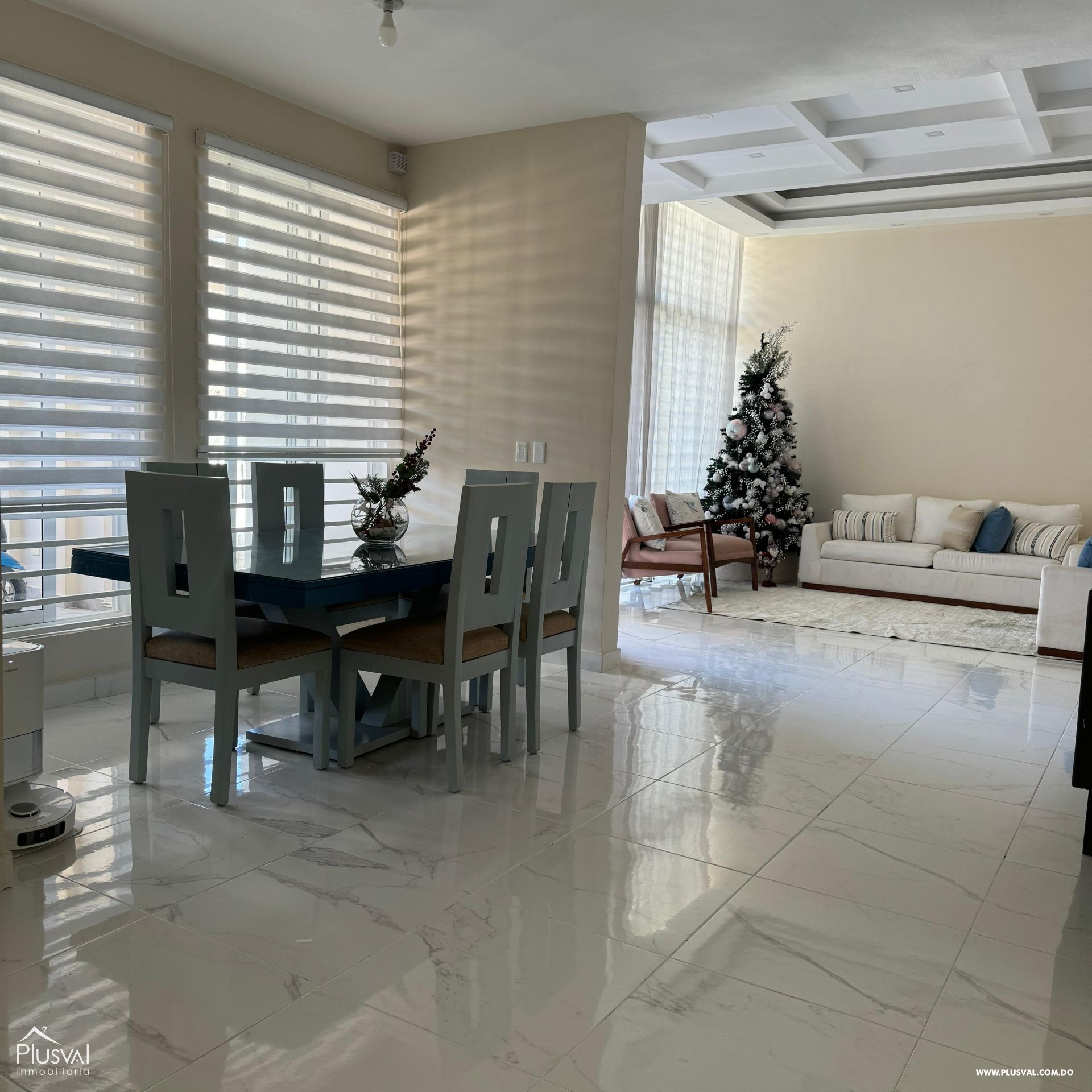 Casa con amplios espacios y moderno diseño en La Vega. 397664