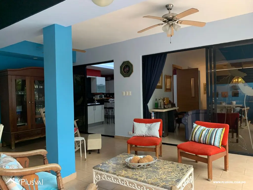 Amplia casa de dos niveles en venta en Isabel Villas 471060