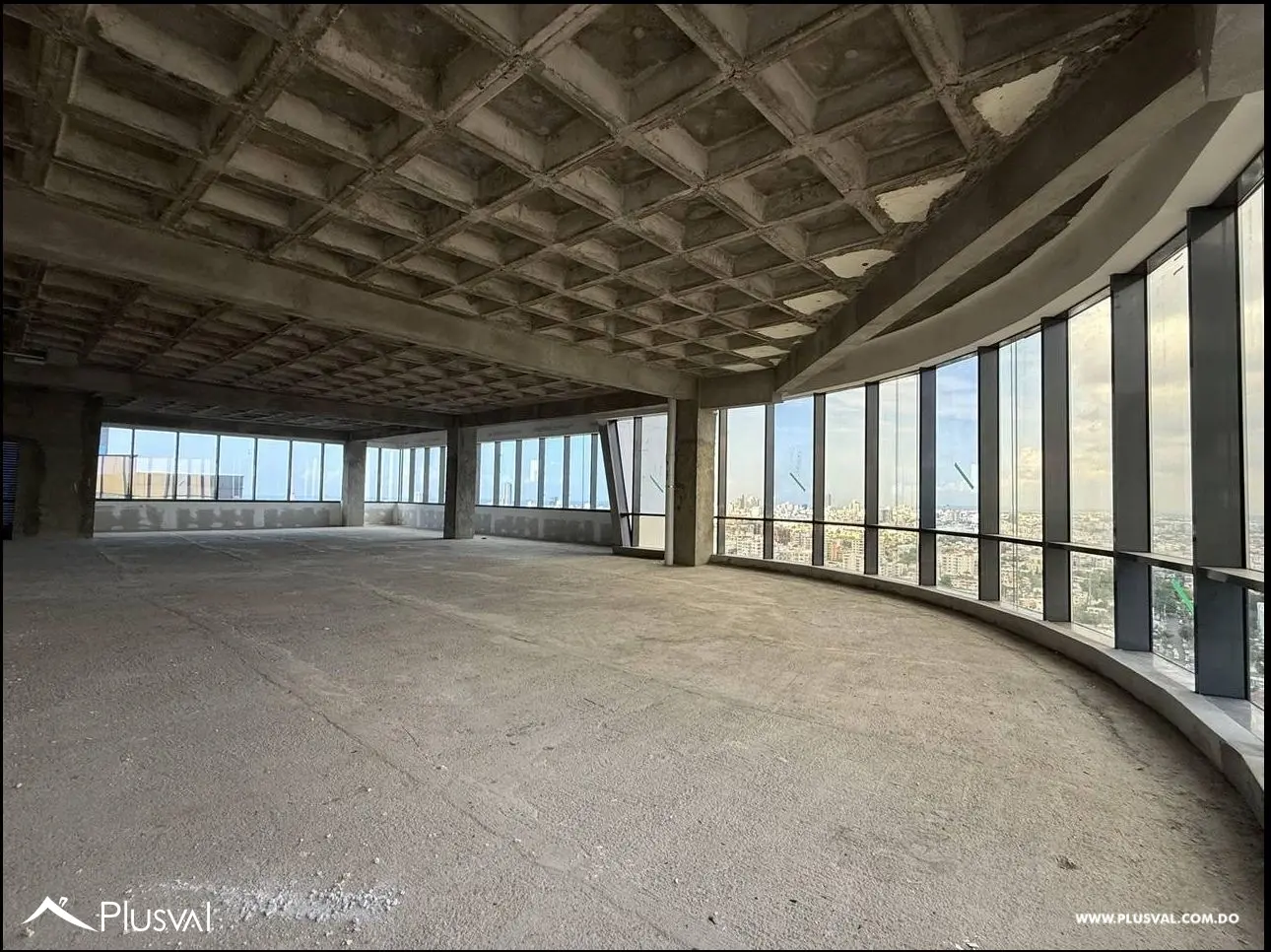 Local en piso alto en venta en WTC de Blue Mall con vista impresionante y 9 parqueos 516762