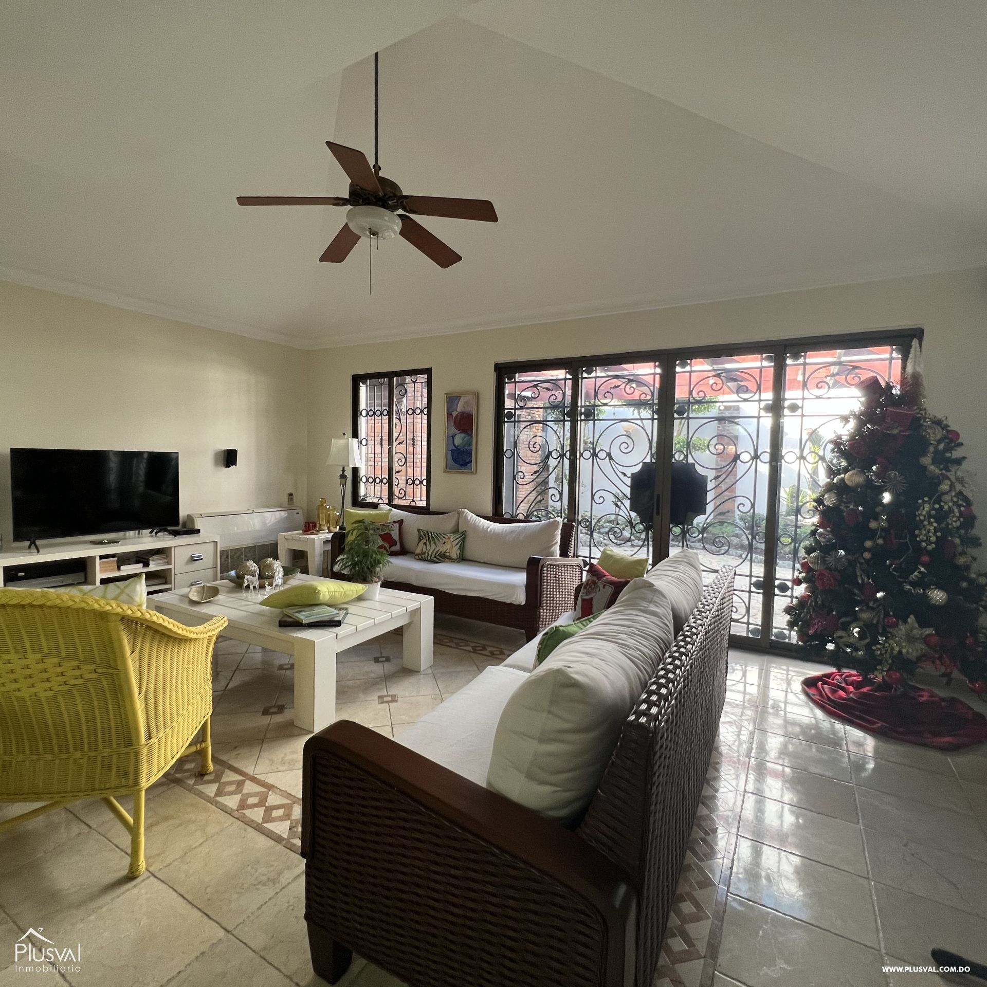 Hermosa Casa en Venta en Urbanizacion Cerrada 250514