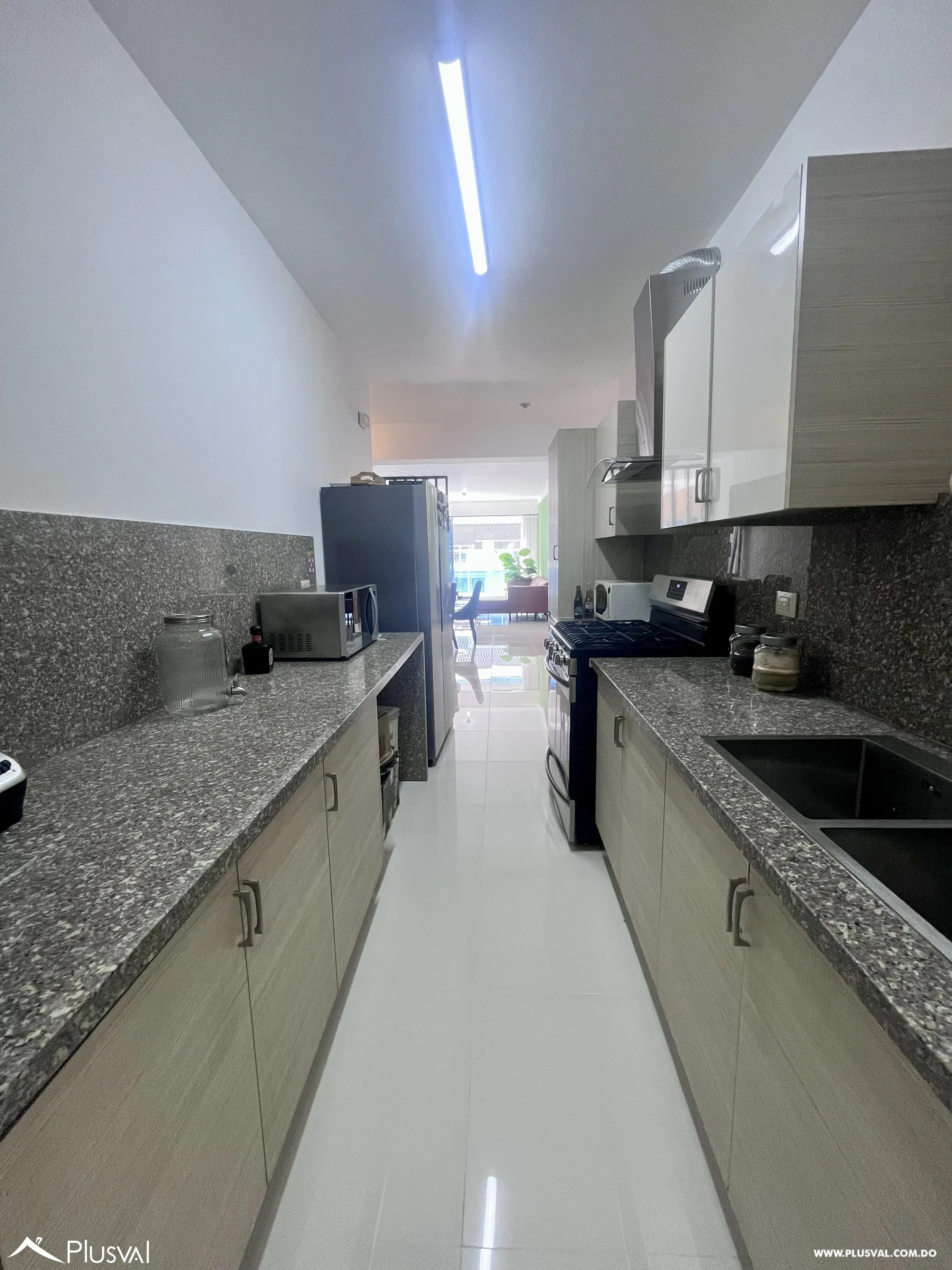 Amplio y moderno  apartamento en venta de  3 habitaciones en el millón 493680