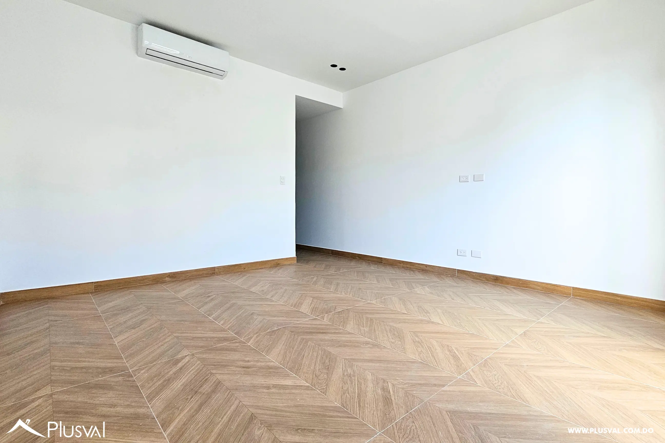 Apartamento en alquiler piso alto en Piantini 477561